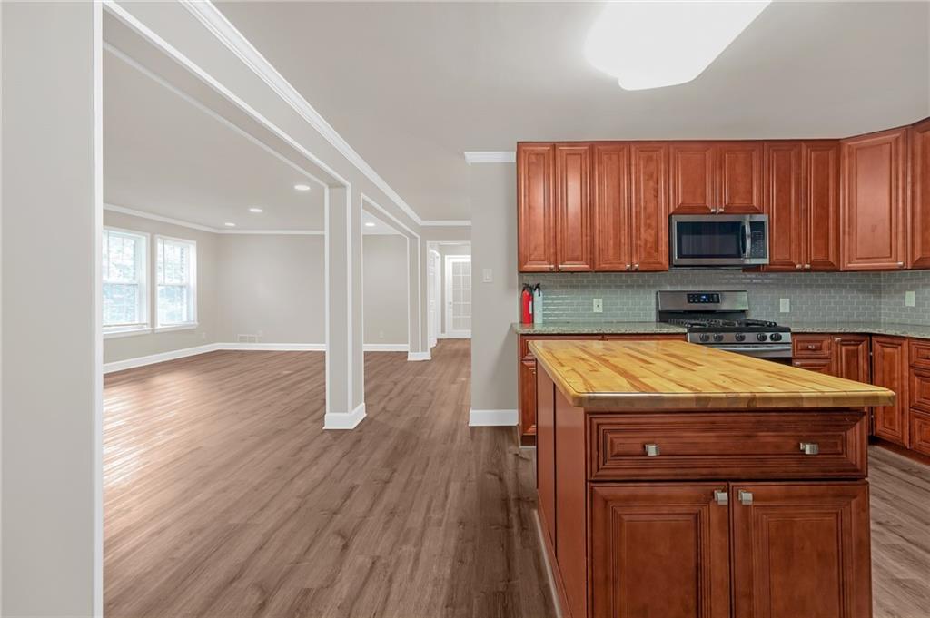 500 OAKVIEW Drive