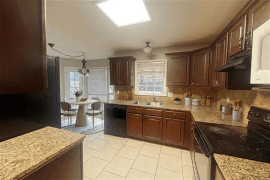 1347 Velvet Creek Way SW