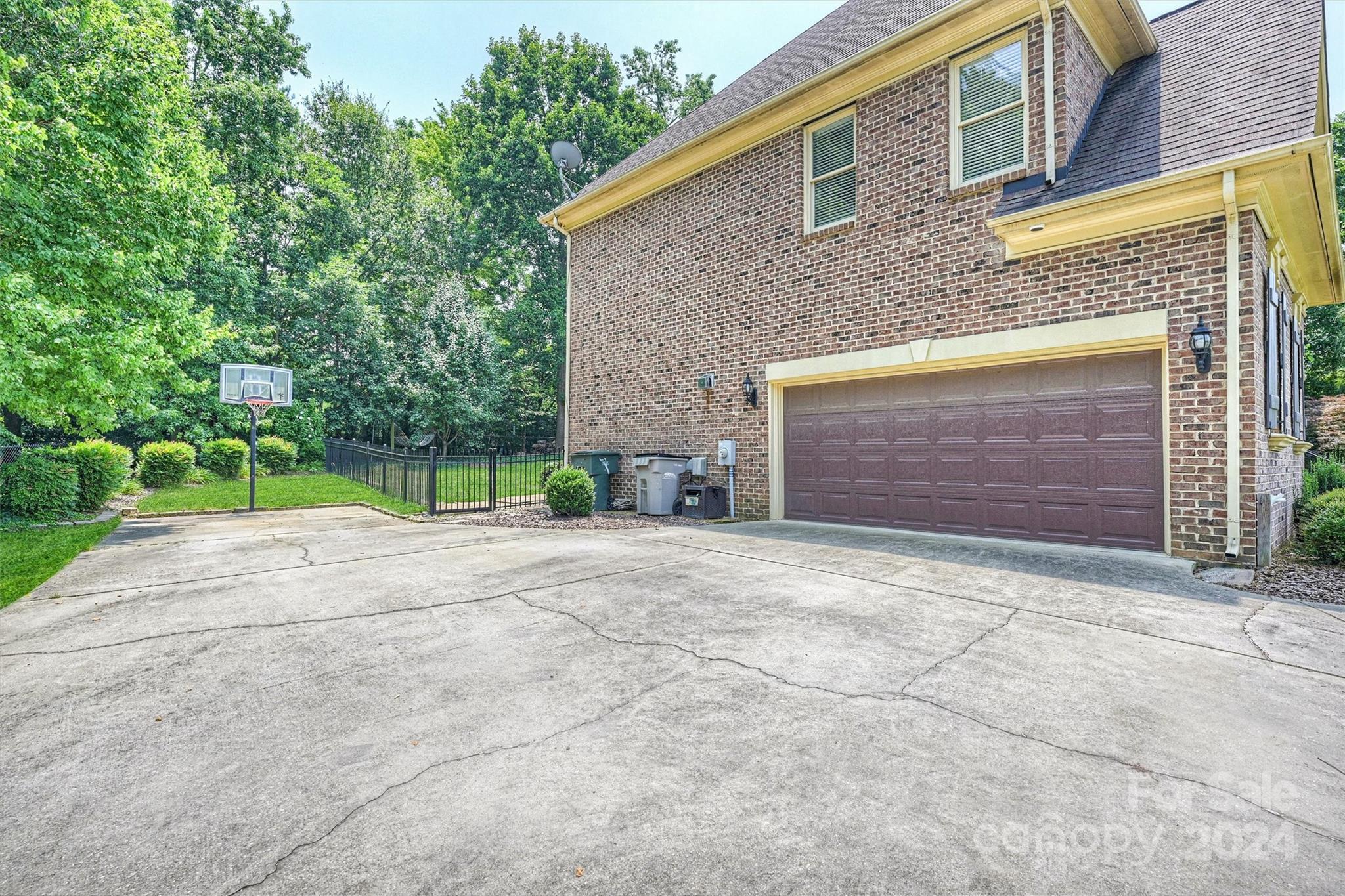 5079 Cramer Woods Drive