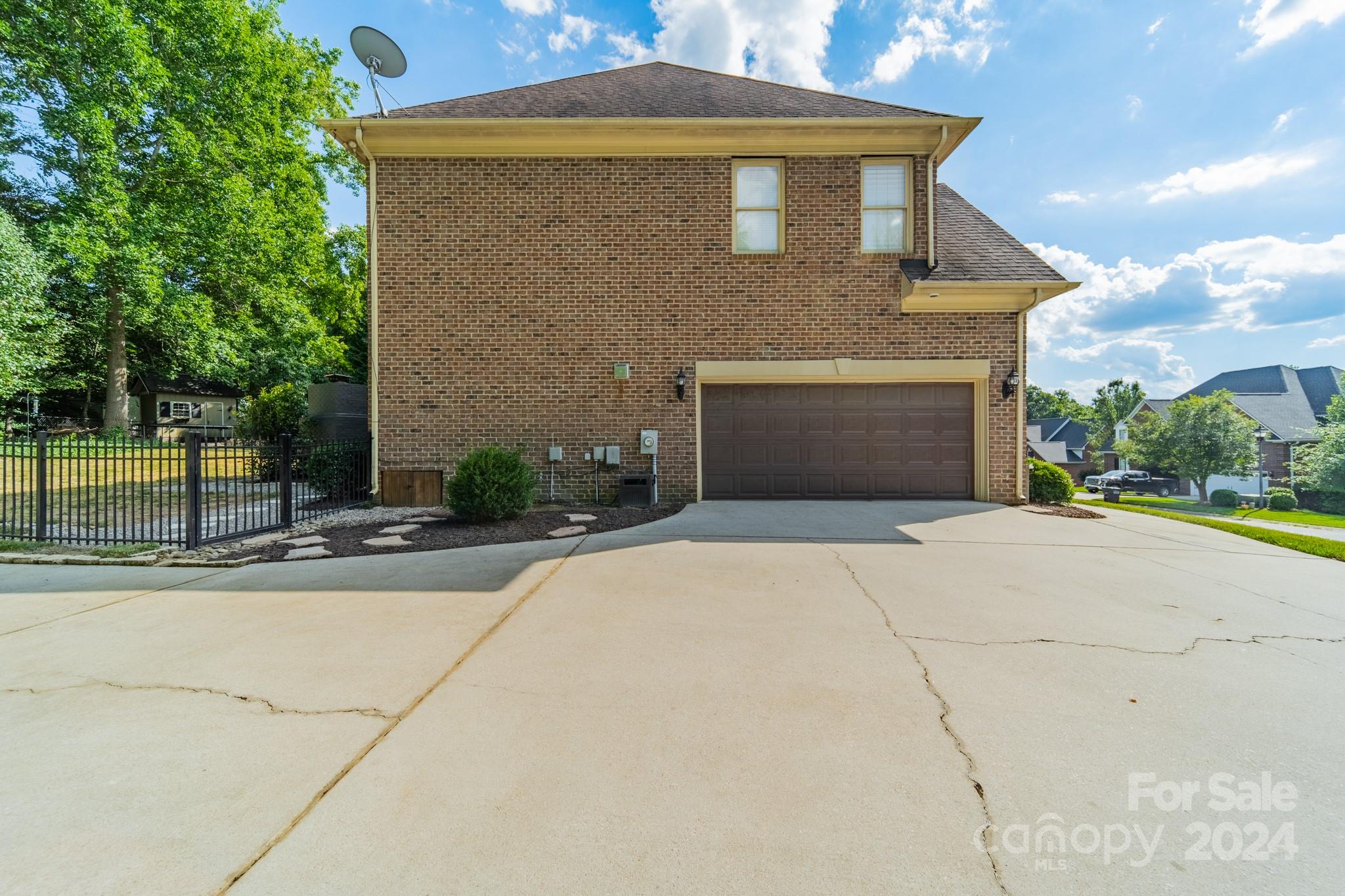 5079 Cramer Woods Drive