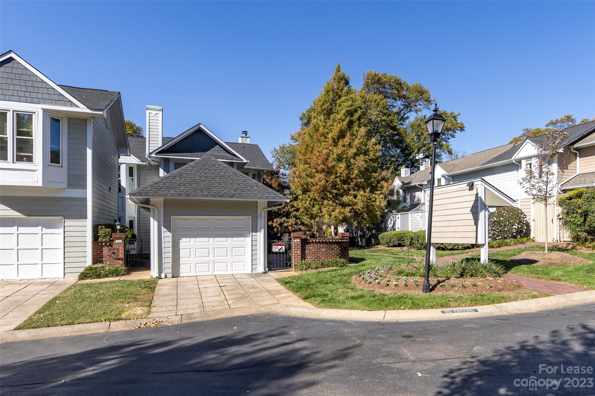 412 Clarkson Green Street