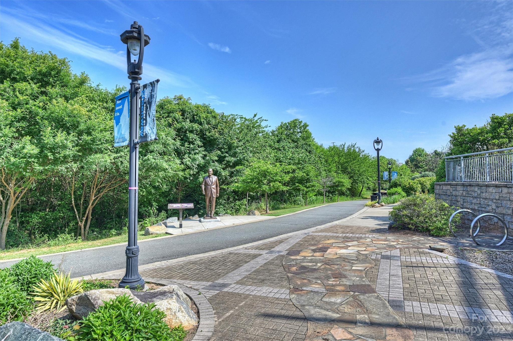 1133 Metropolitan Avenue Unit: 313