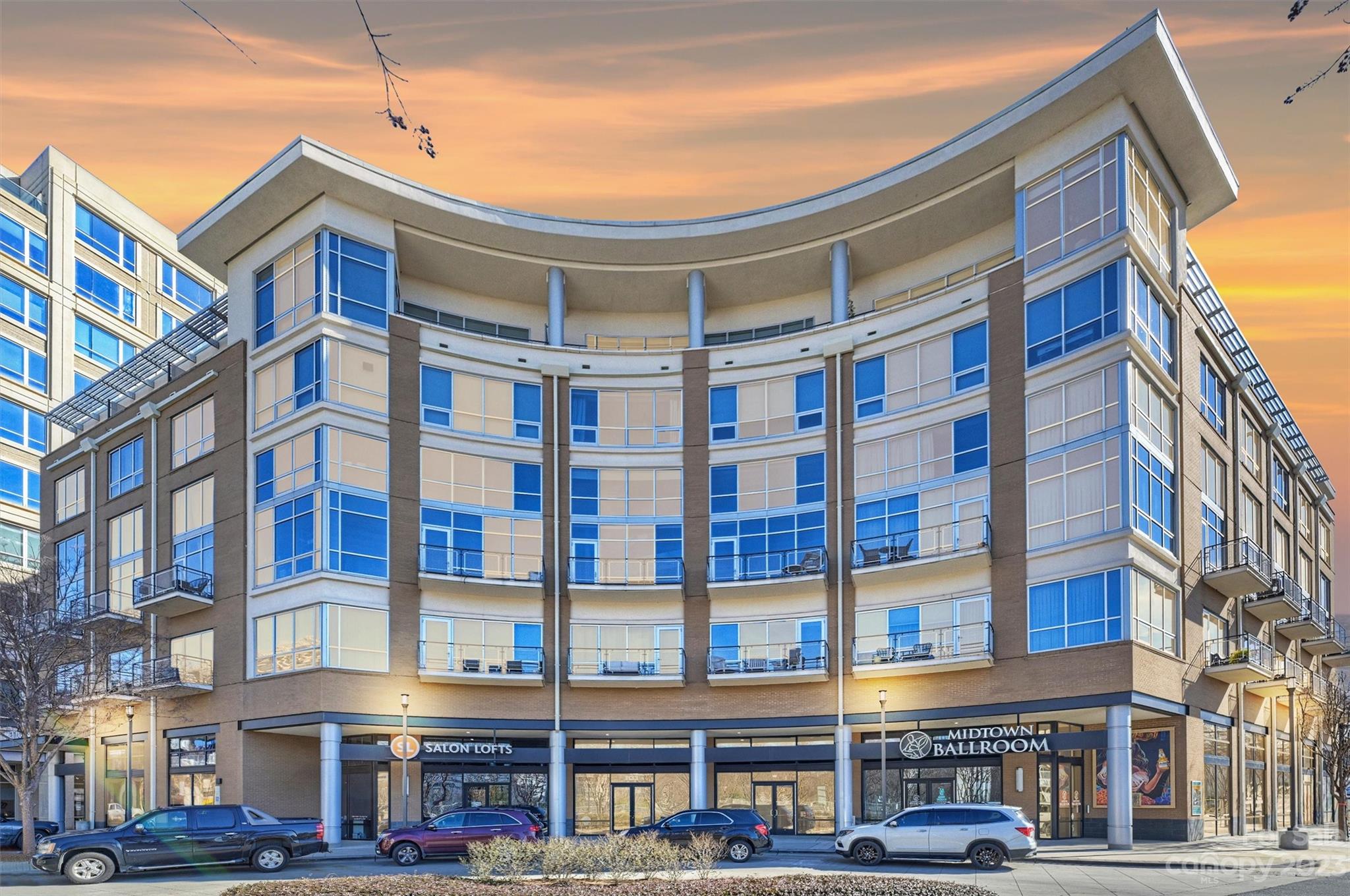 1133 Metropolitan Avenue Unit: 313