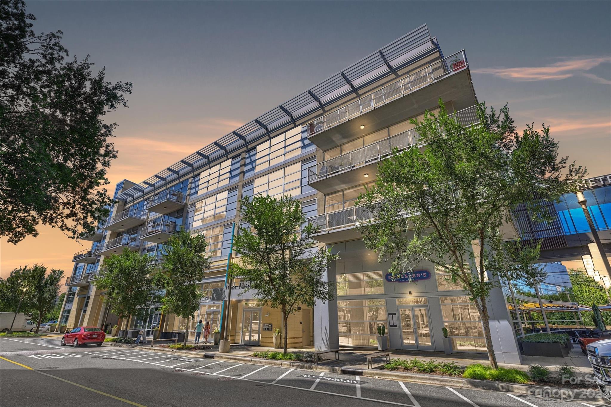 1133 Metropolitan Avenue Unit: 313