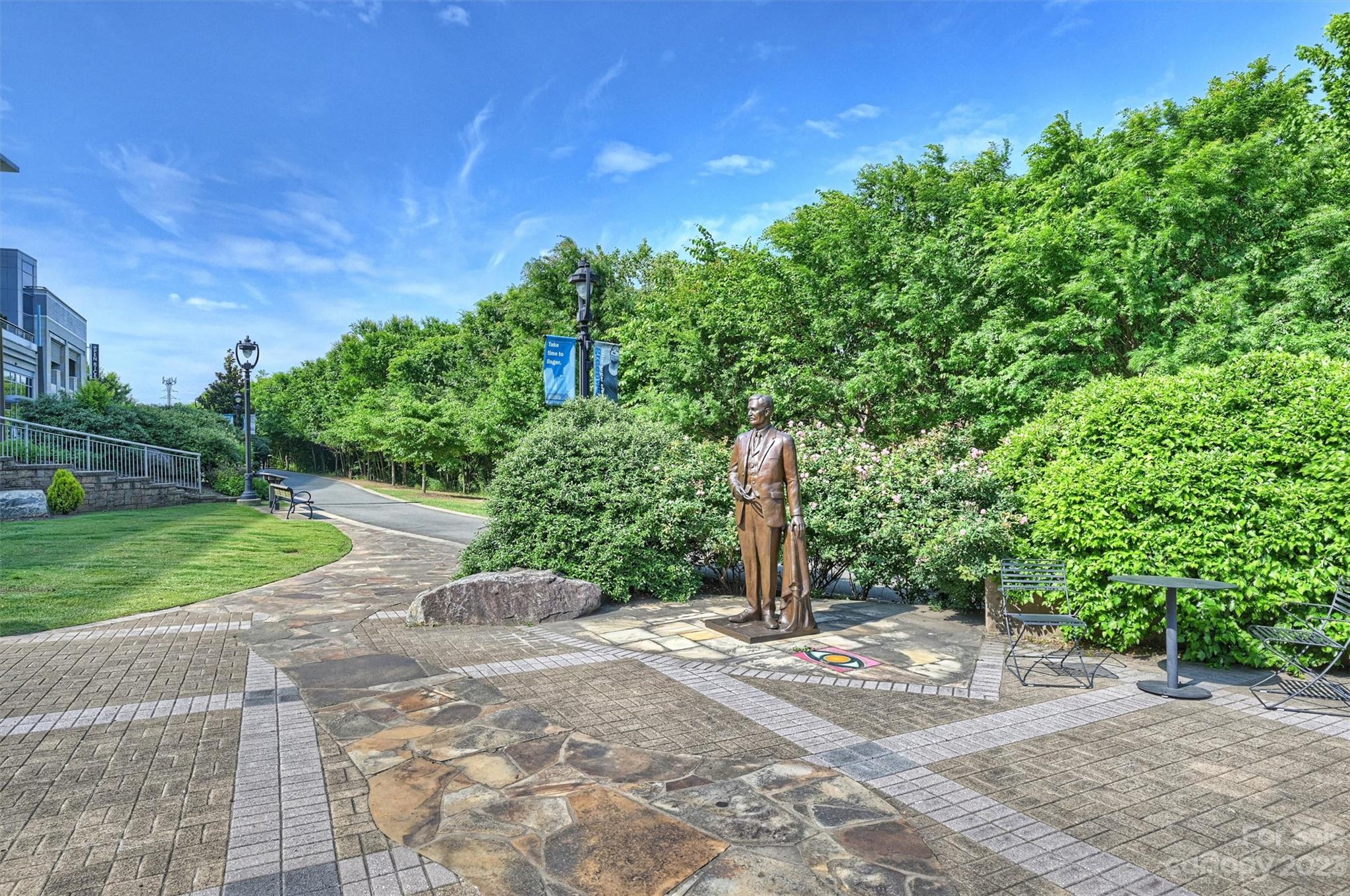 1133 Metropolitan Avenue Unit: 313