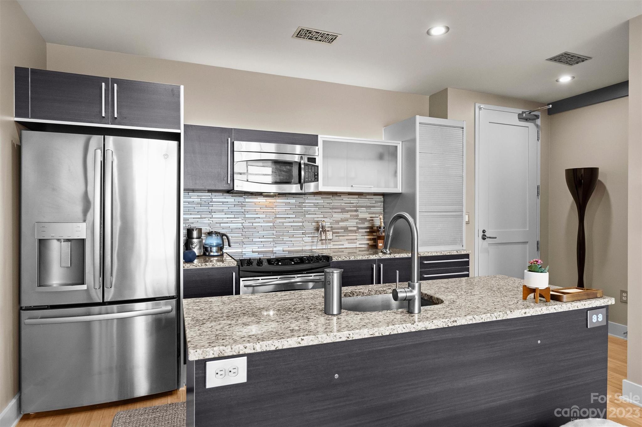 1133 Metropolitan Avenue Unit: 313