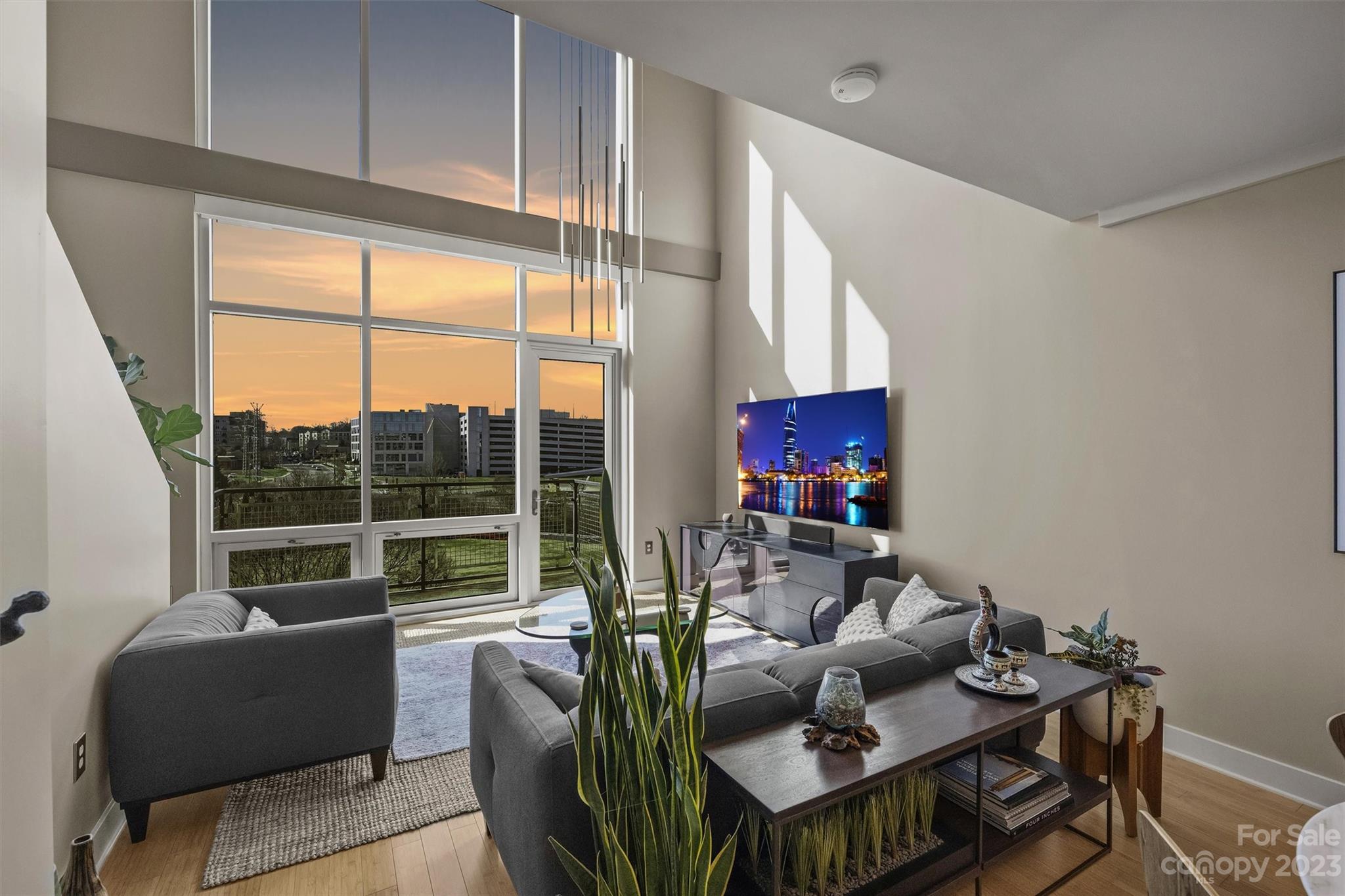 1133 Metropolitan Avenue Unit: 313