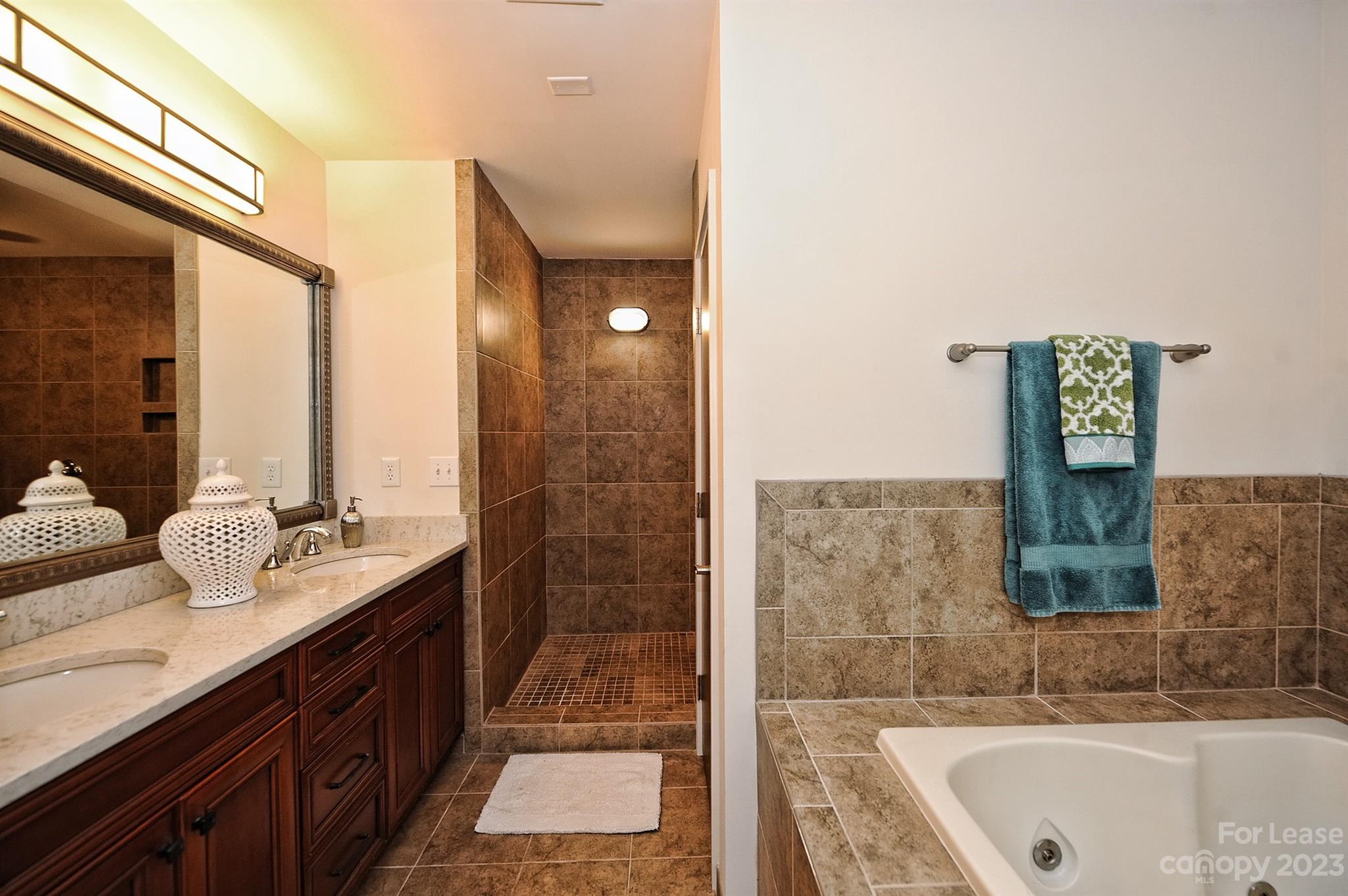 715 N Graham Street Unit: 603