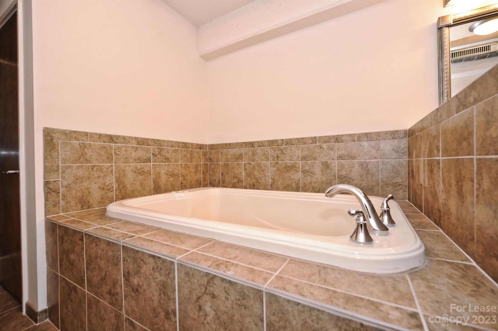 715 N Graham Street Unit: 603