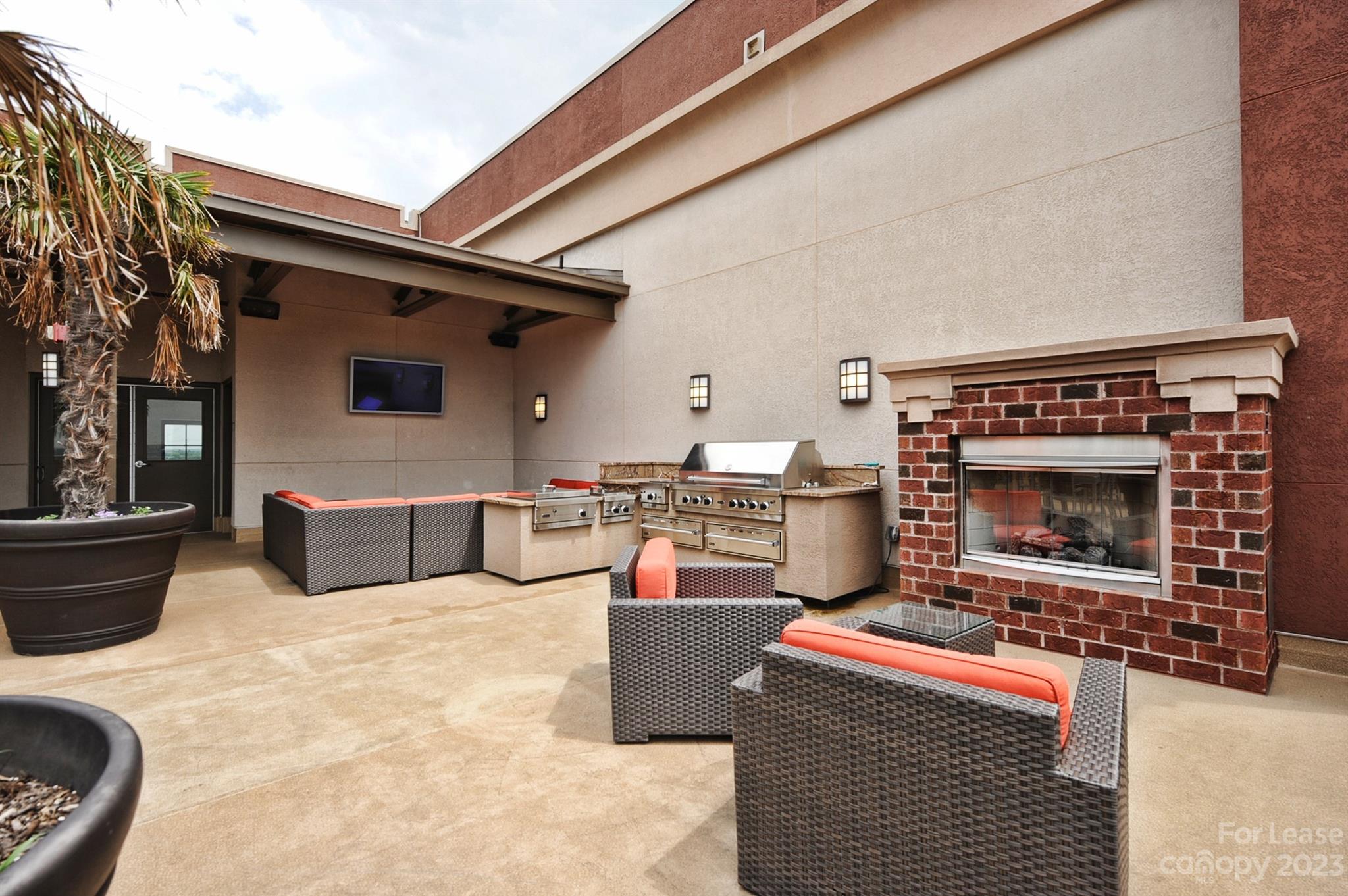 715 N Graham Street Unit: 603