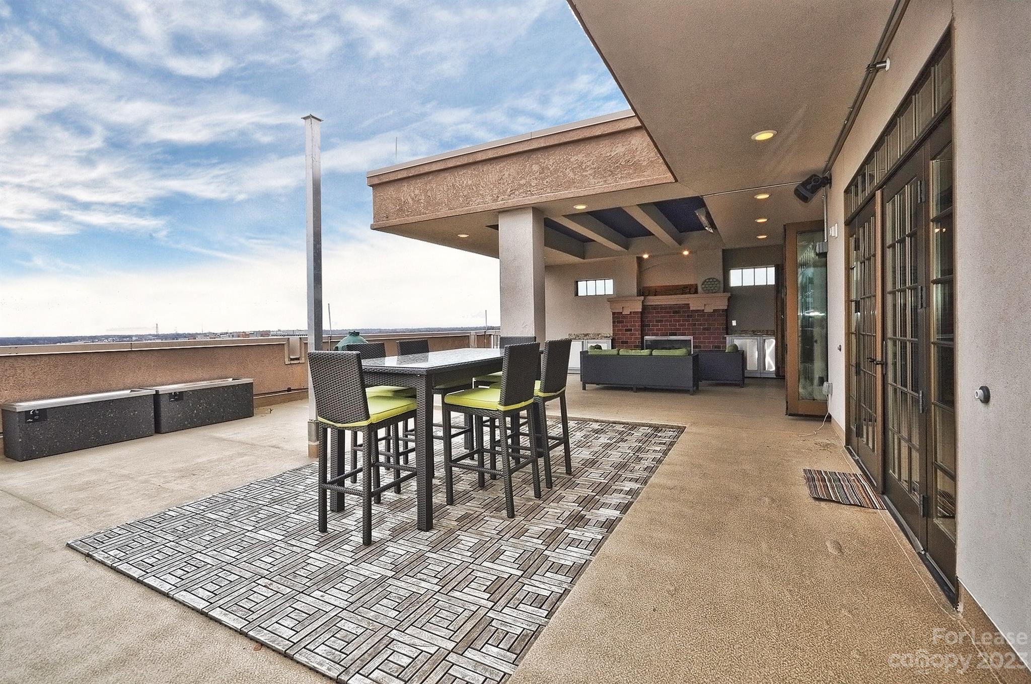 715 N Graham Street Unit: 603