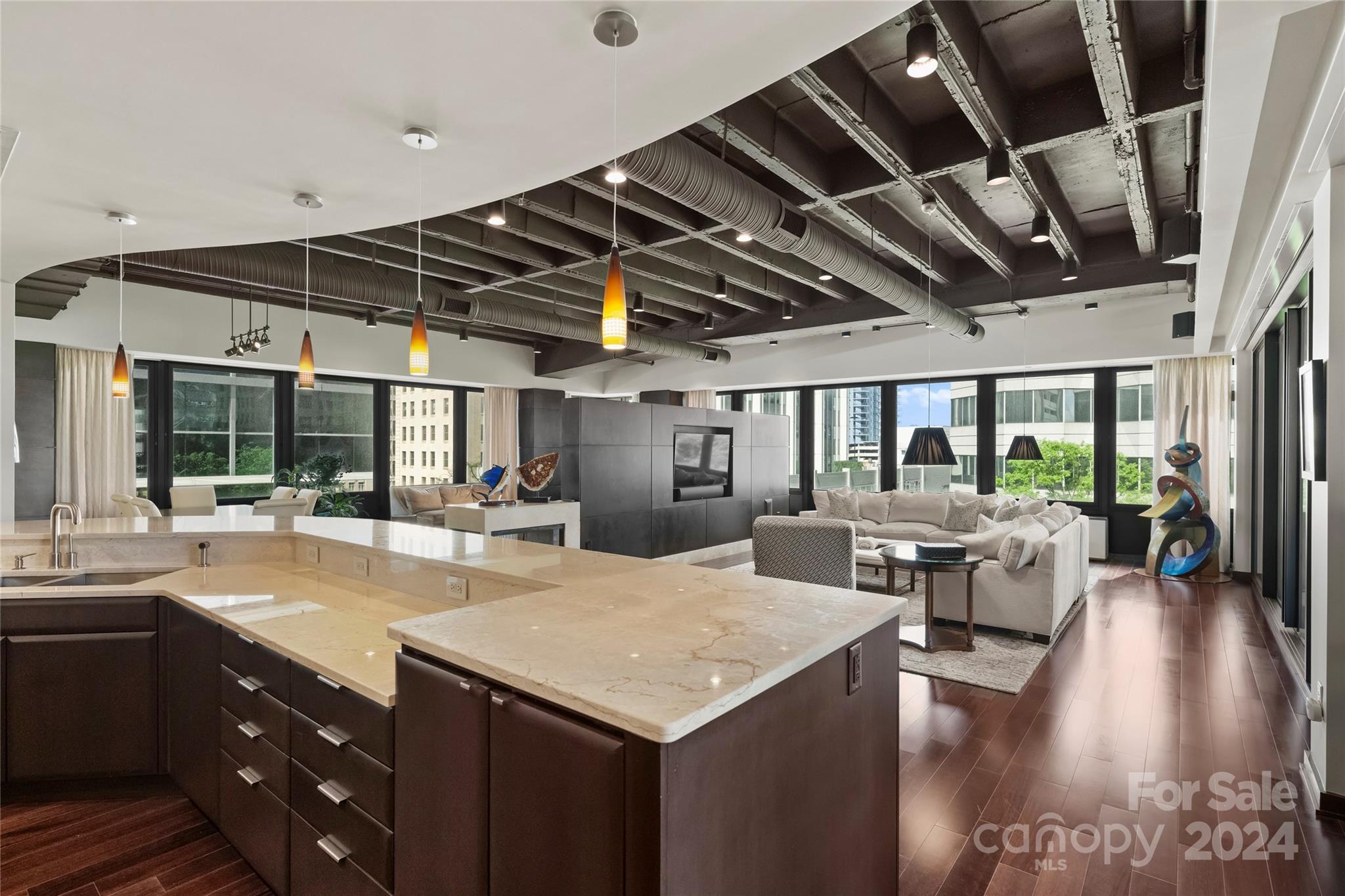 139 S Tryon Street Unit: 6