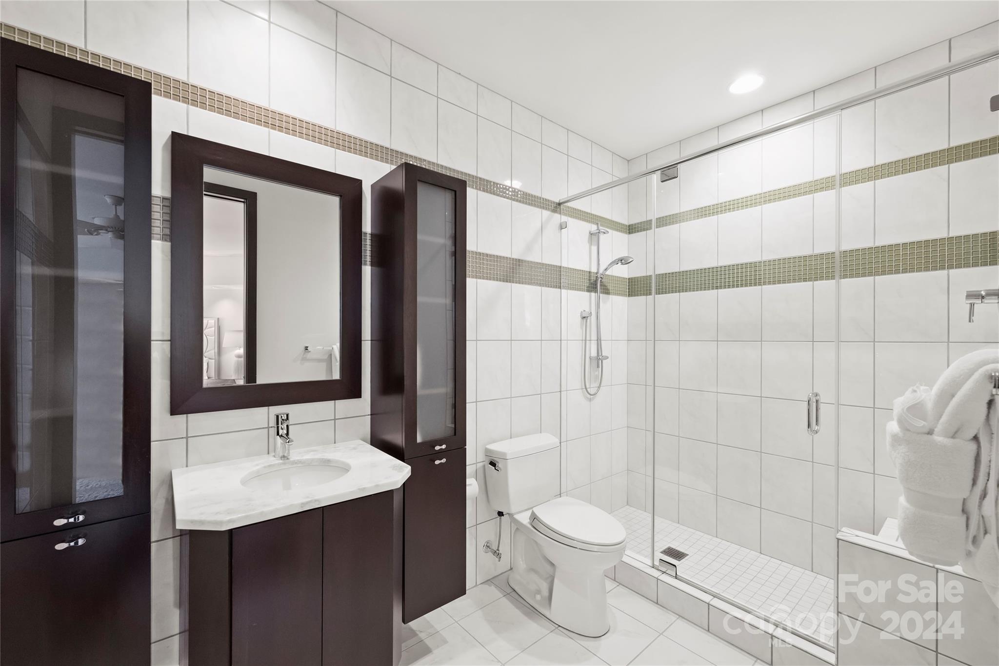 139 S Tryon Street Unit: 6