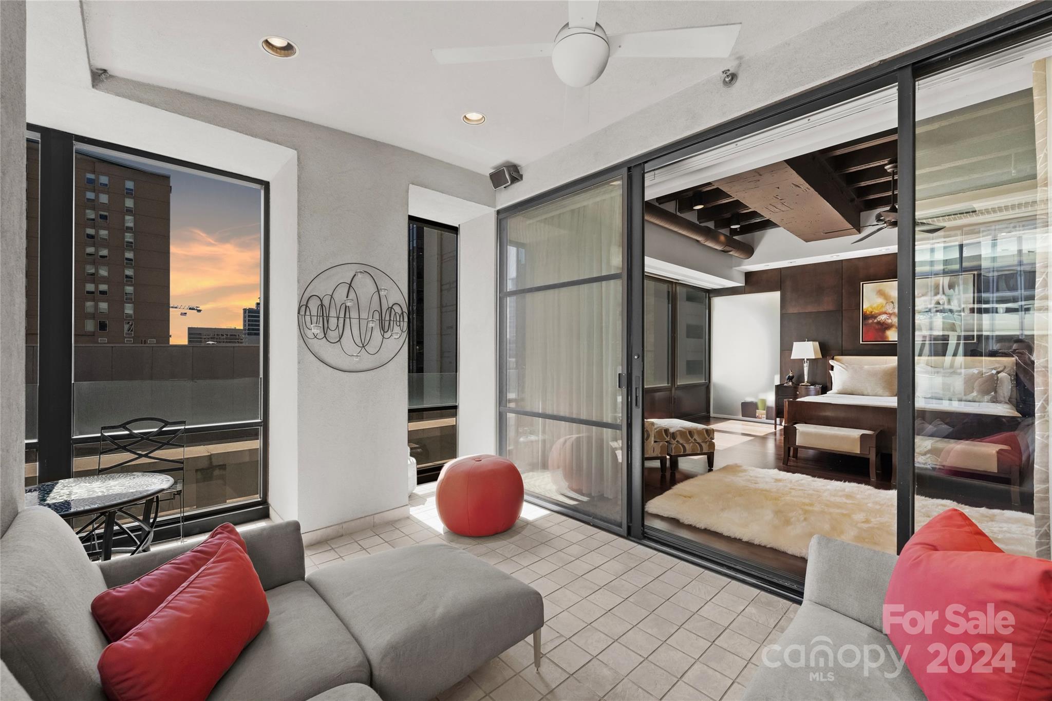 139 S Tryon Street Unit: 6