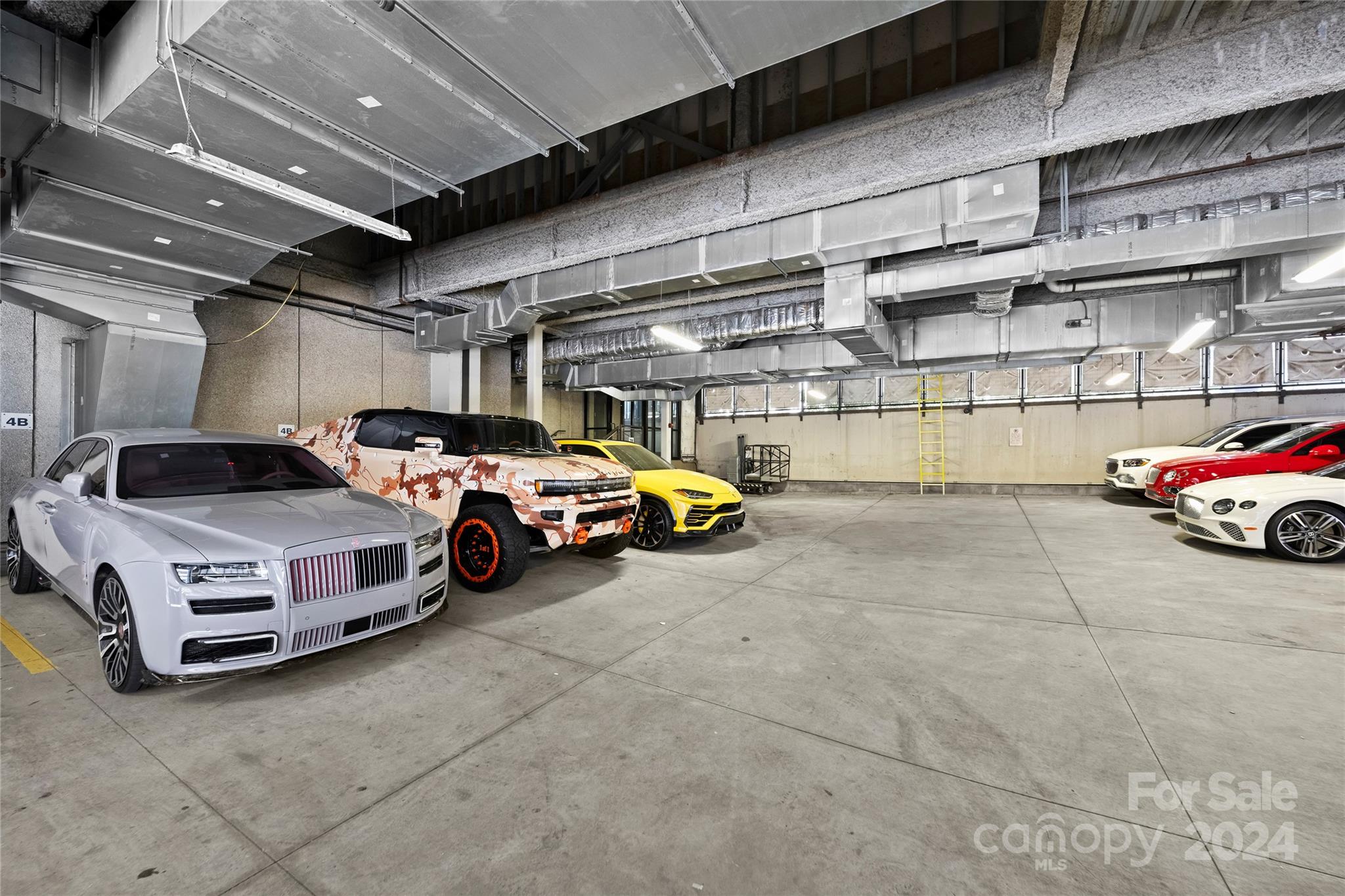 139 S Tryon Street Unit: 6