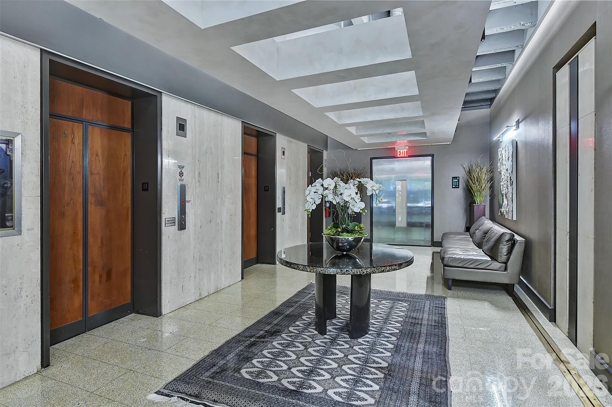 139 S Tryon Street Unit: 6