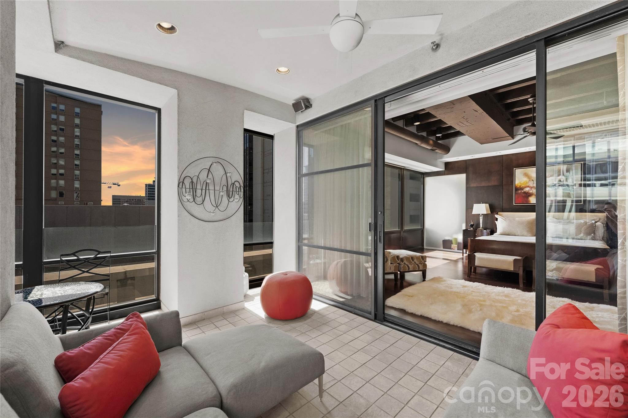 139 S Tryon Street Unit: 6