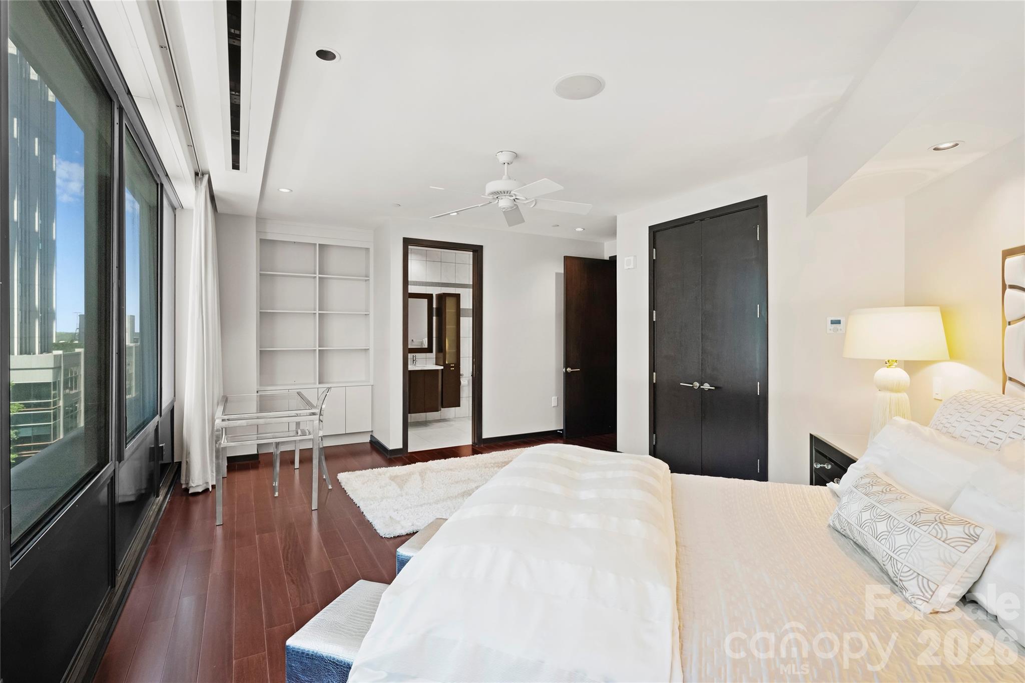 139 S Tryon Street Unit: 6