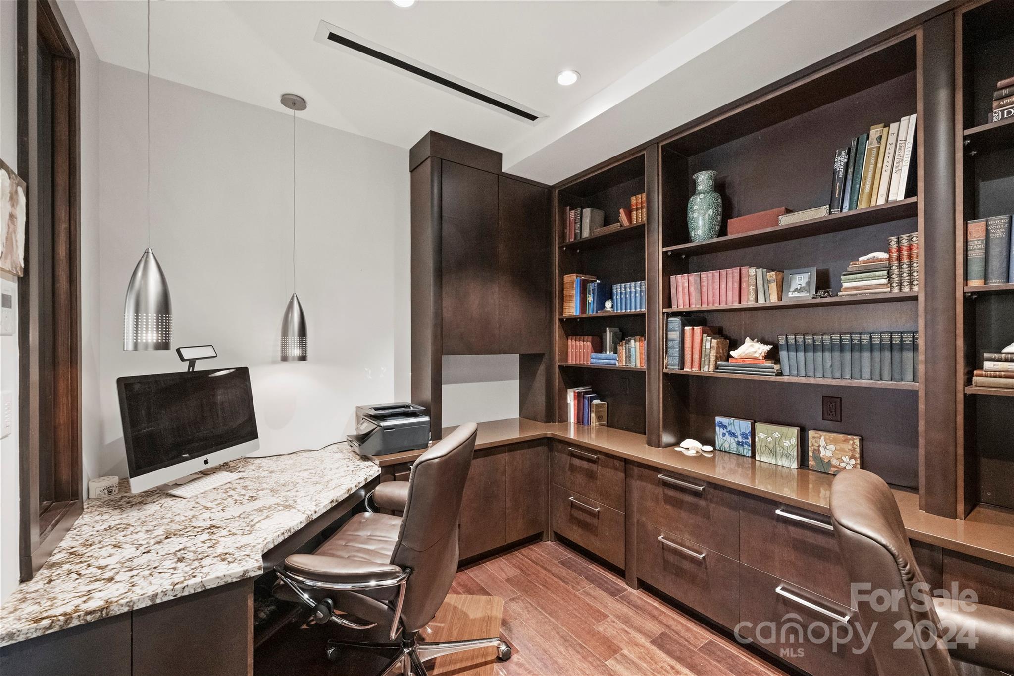 139 S Tryon Street Unit: 6