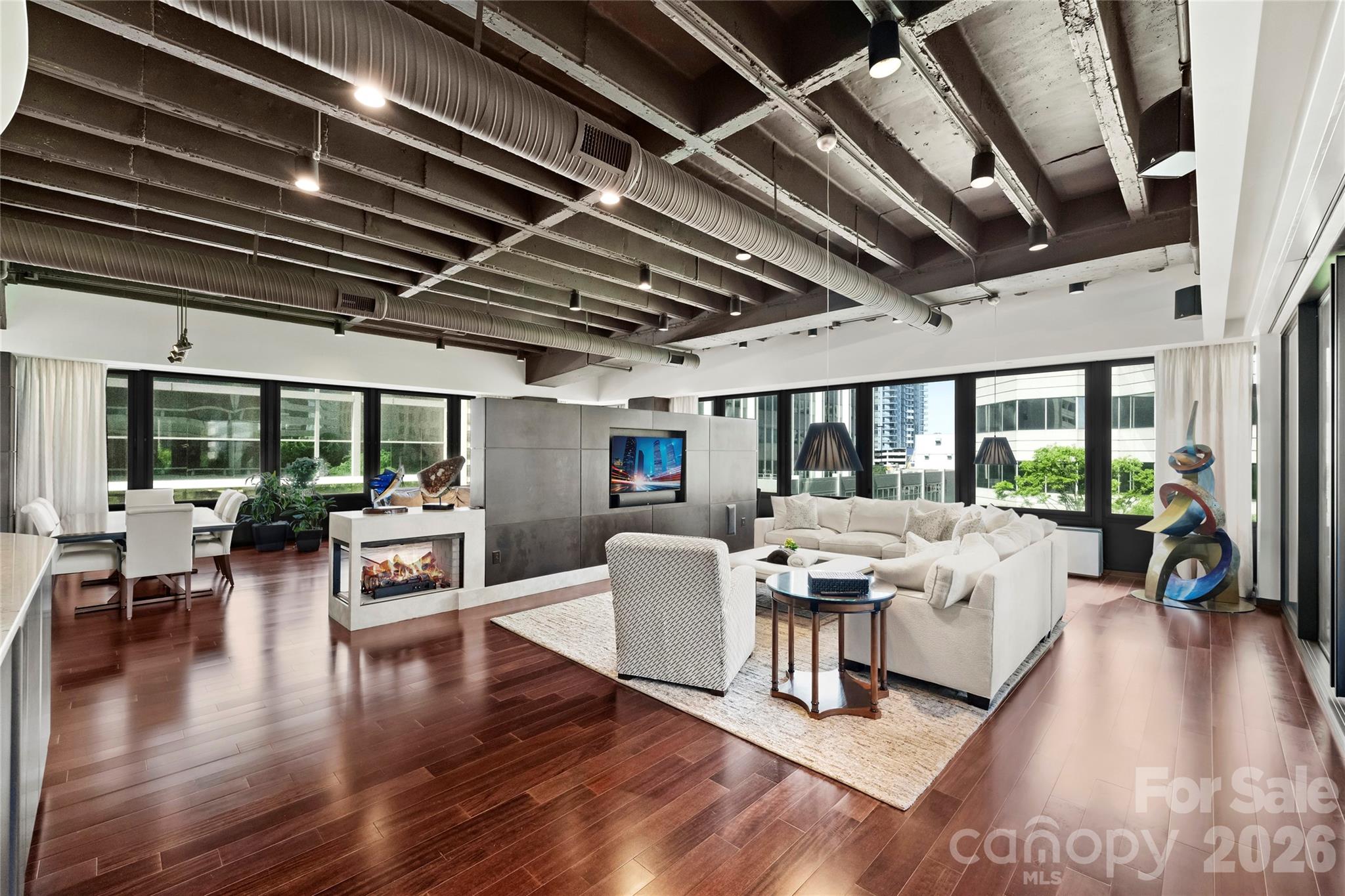 139 S Tryon Street Unit: 6