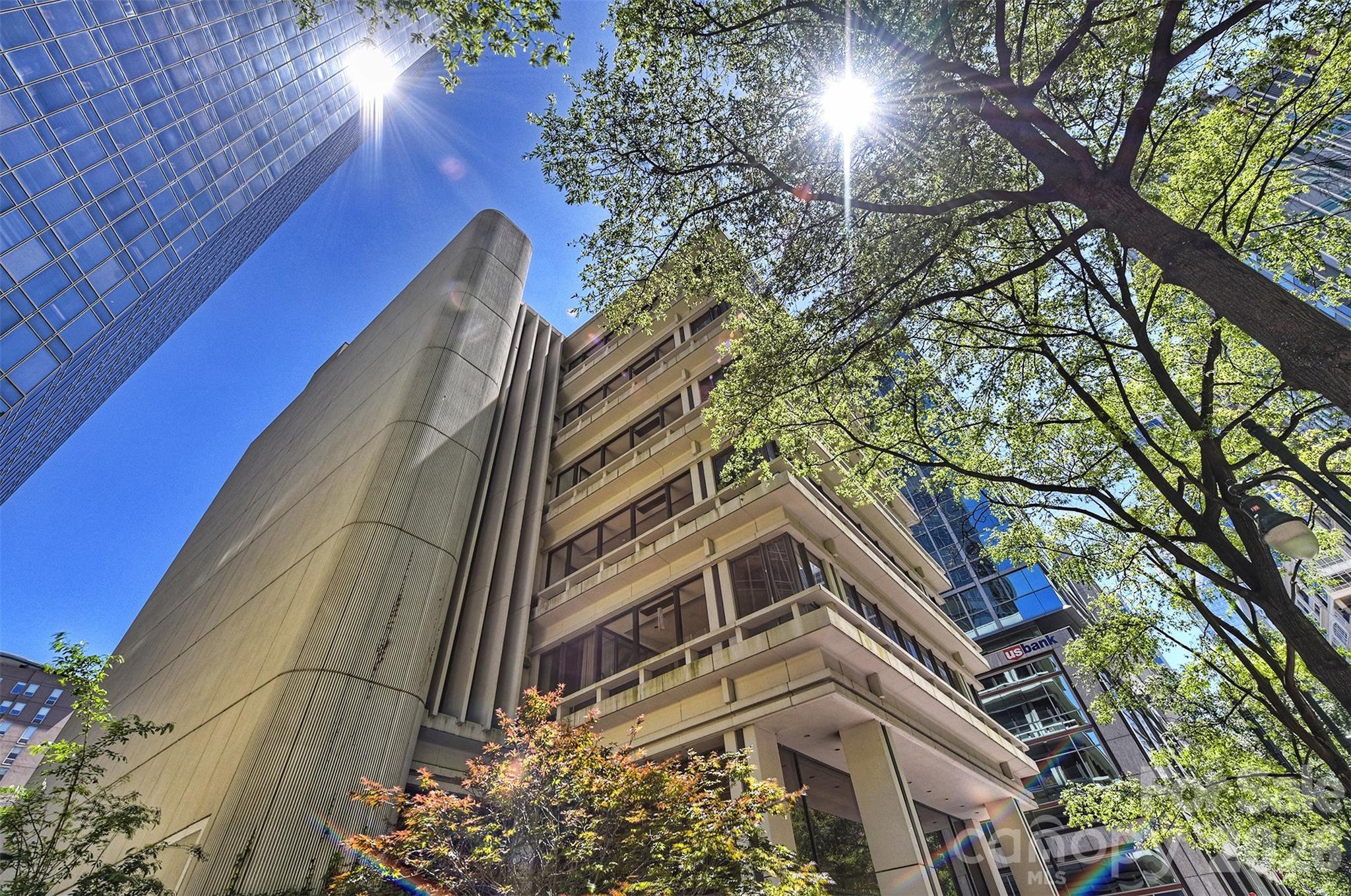 139 S Tryon Street Unit: 6