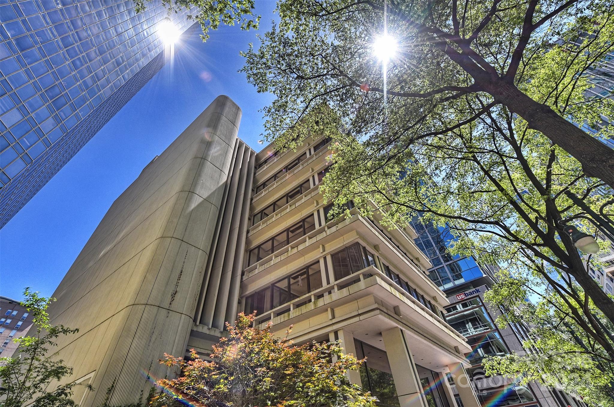 139 S Tryon Street Unit: 6