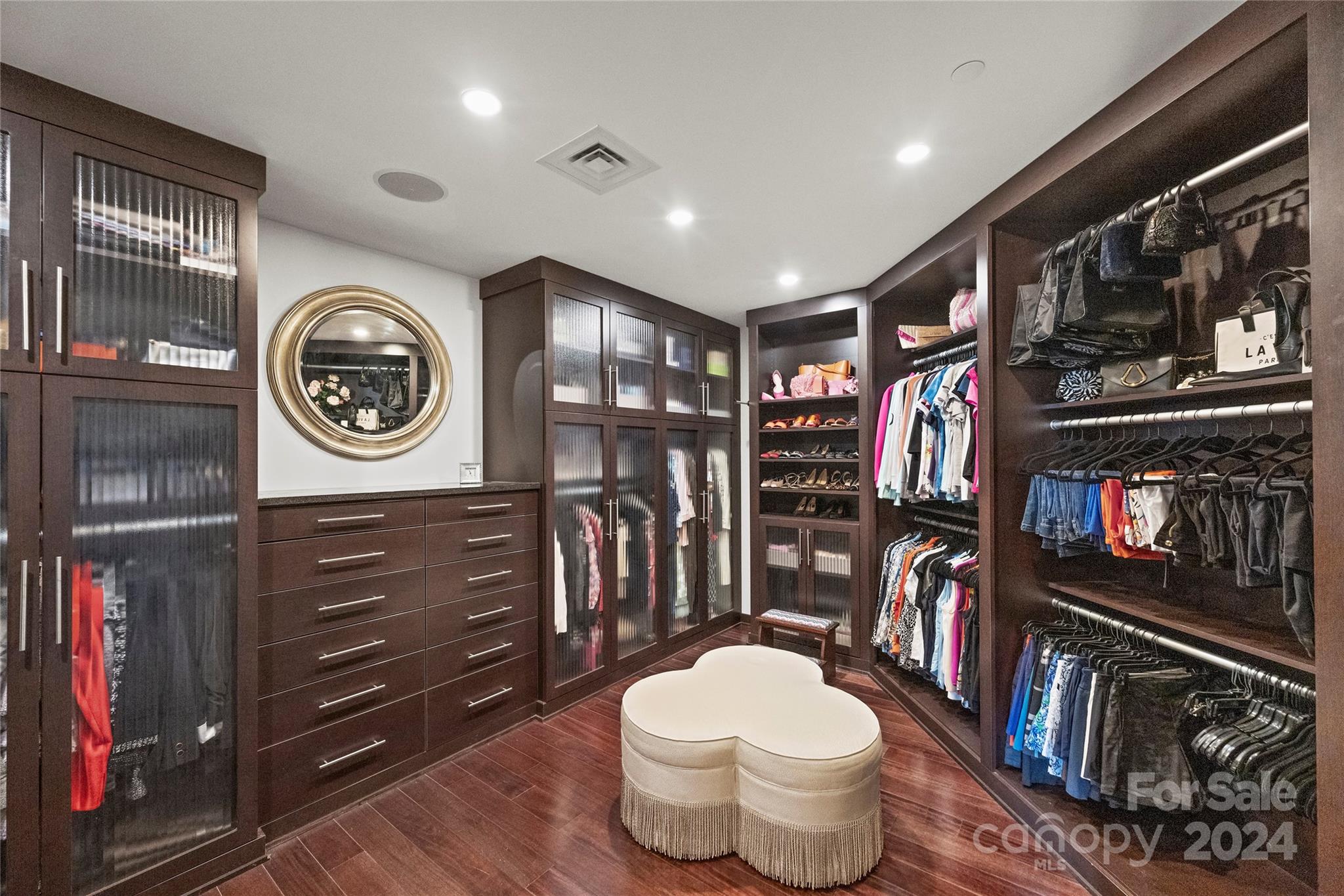 139 S Tryon Street Unit: 6