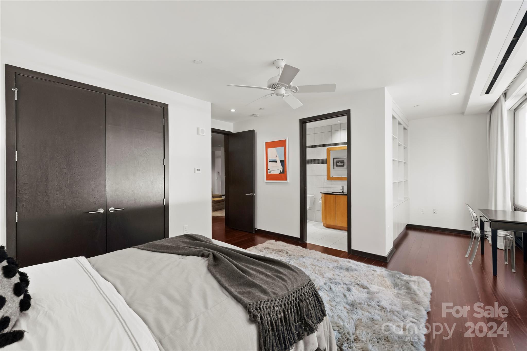 139 S Tryon Street Unit: 6