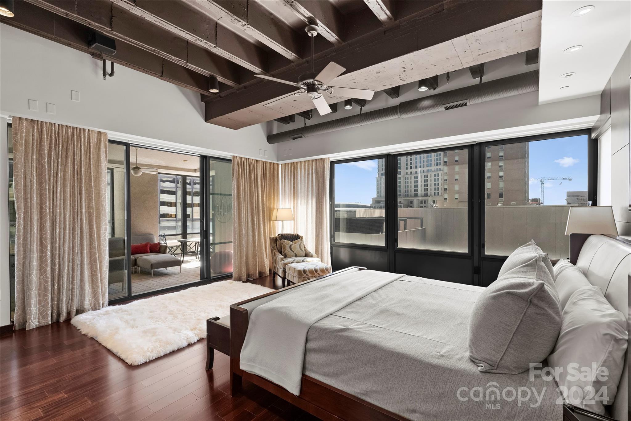 139 S Tryon Street Unit: 6