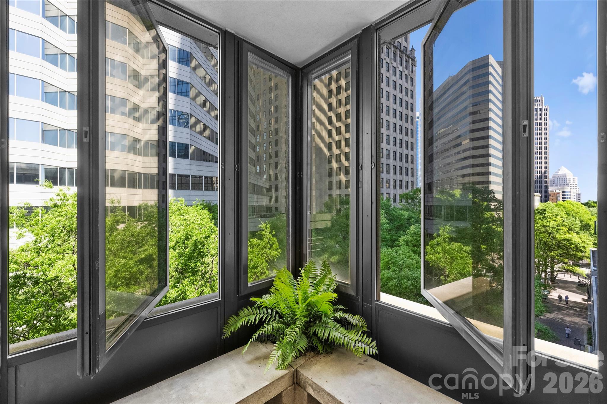 139 S Tryon Street Unit: 6