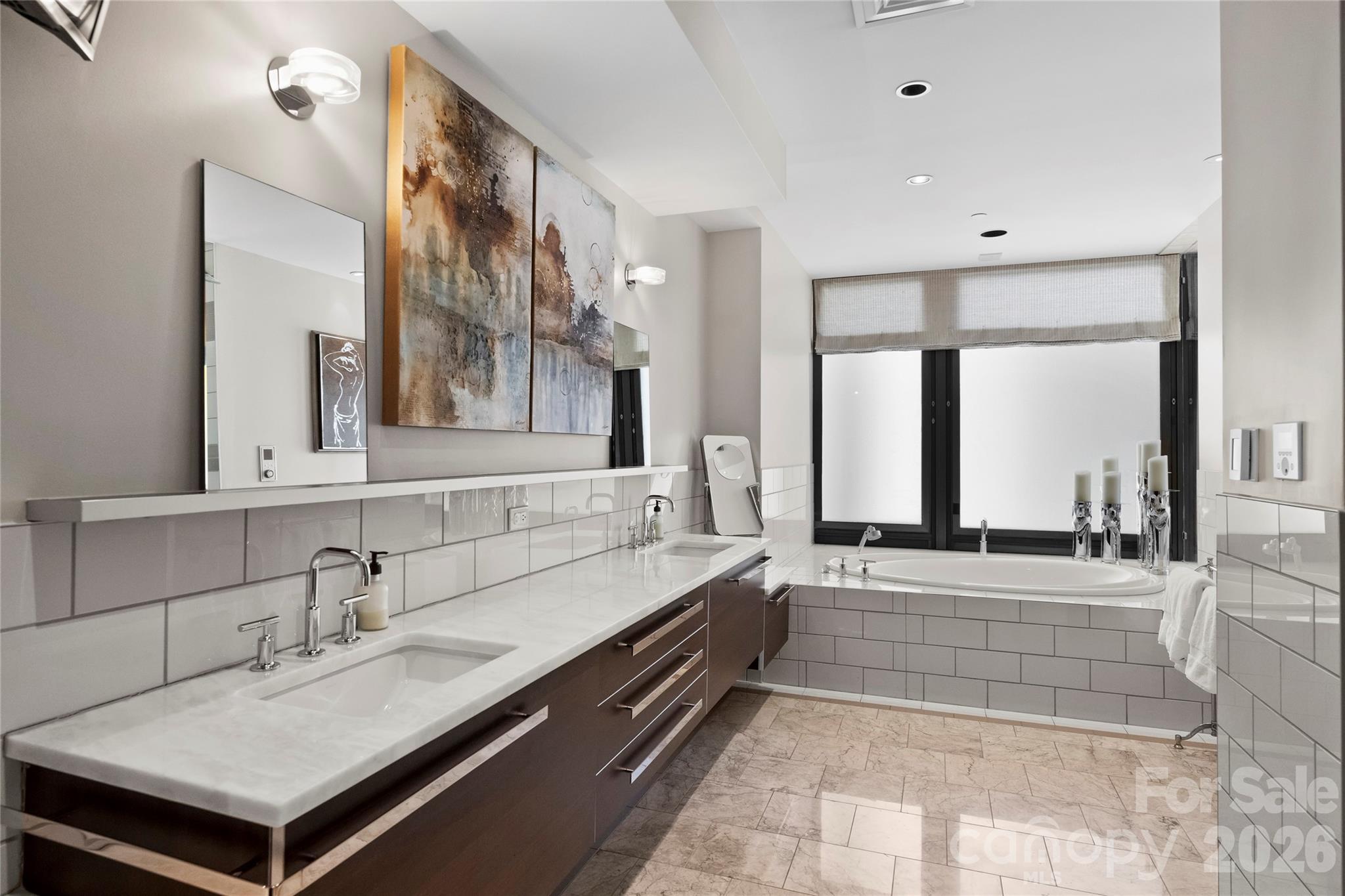 139 S Tryon Street Unit: 6