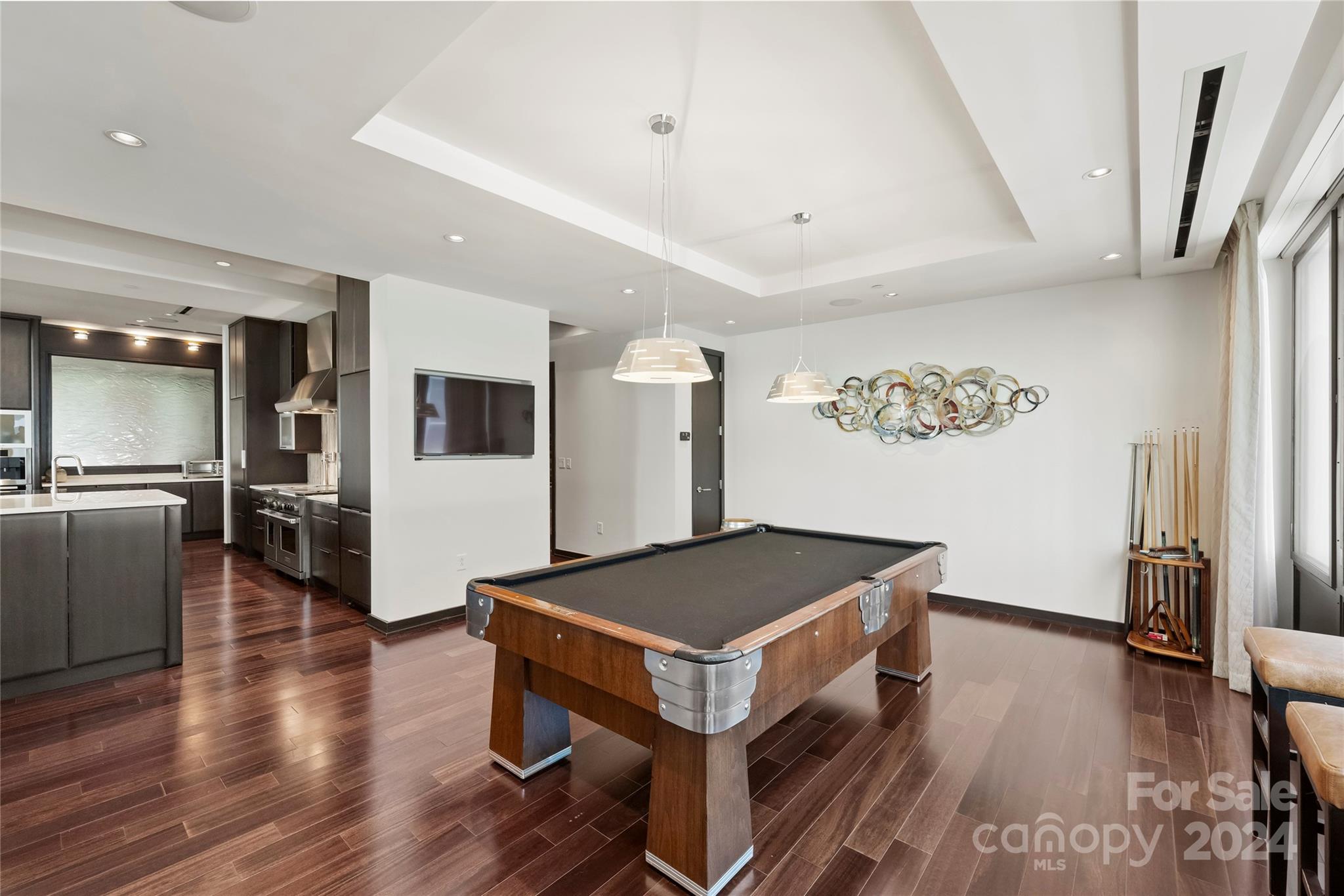 139 S Tryon Street Unit: 6