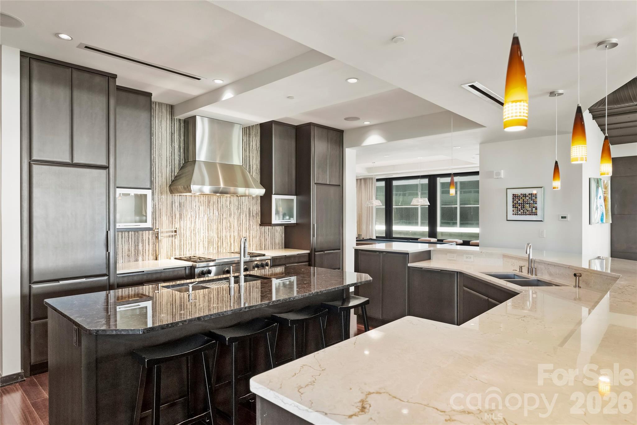 139 S Tryon Street Unit: 6