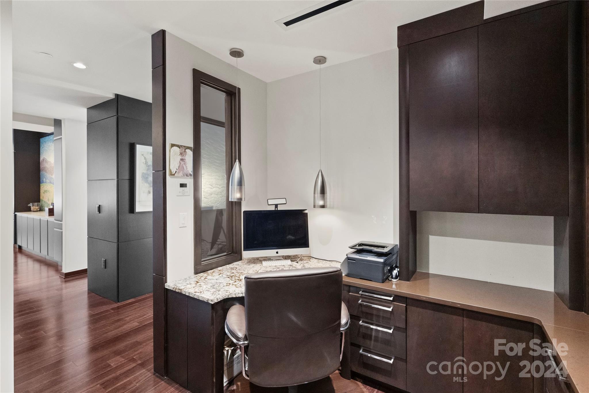 139 S Tryon Street Unit: 6