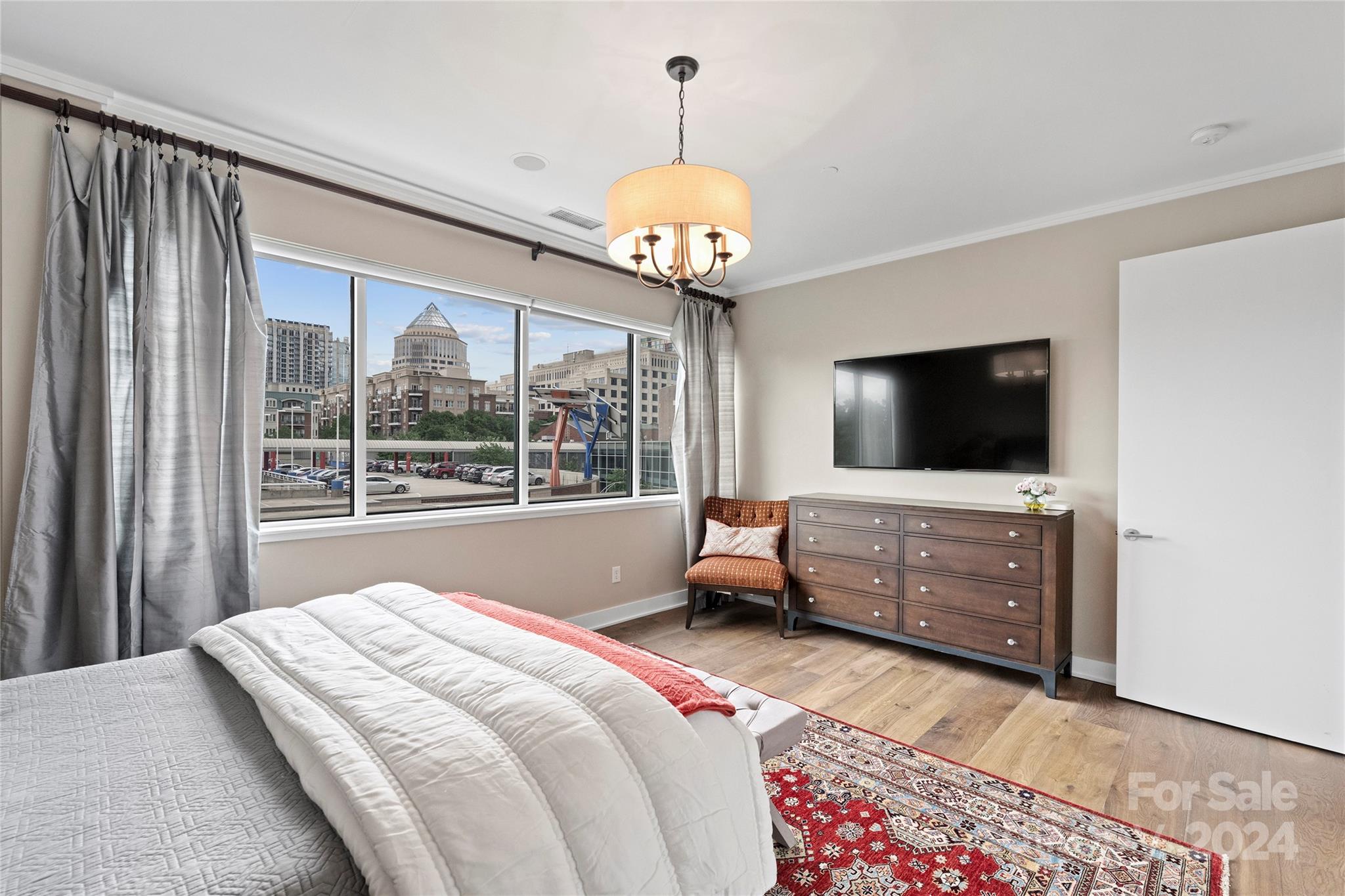 229 N Church Street Unit: 404