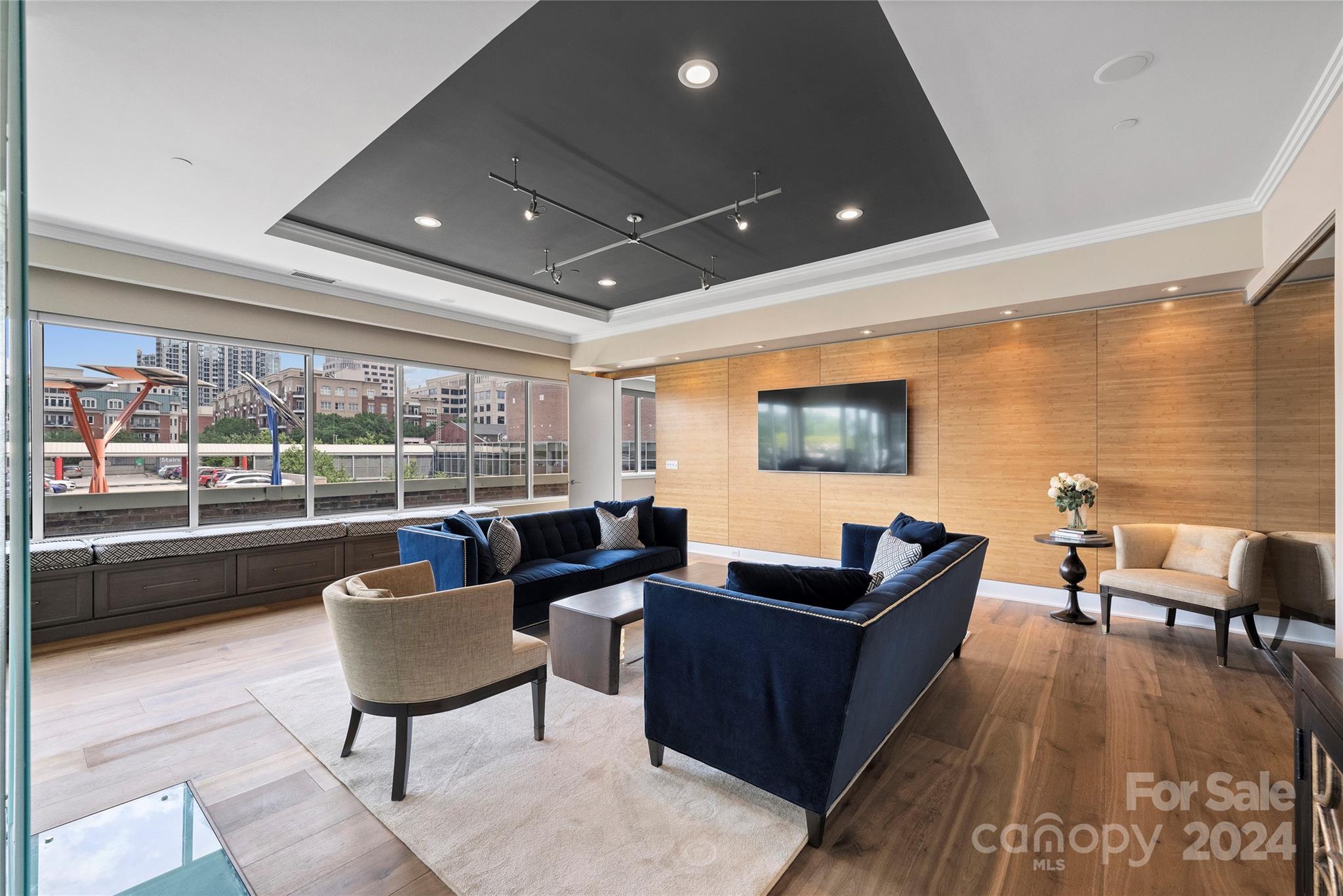 229 N Church Street Unit: 404