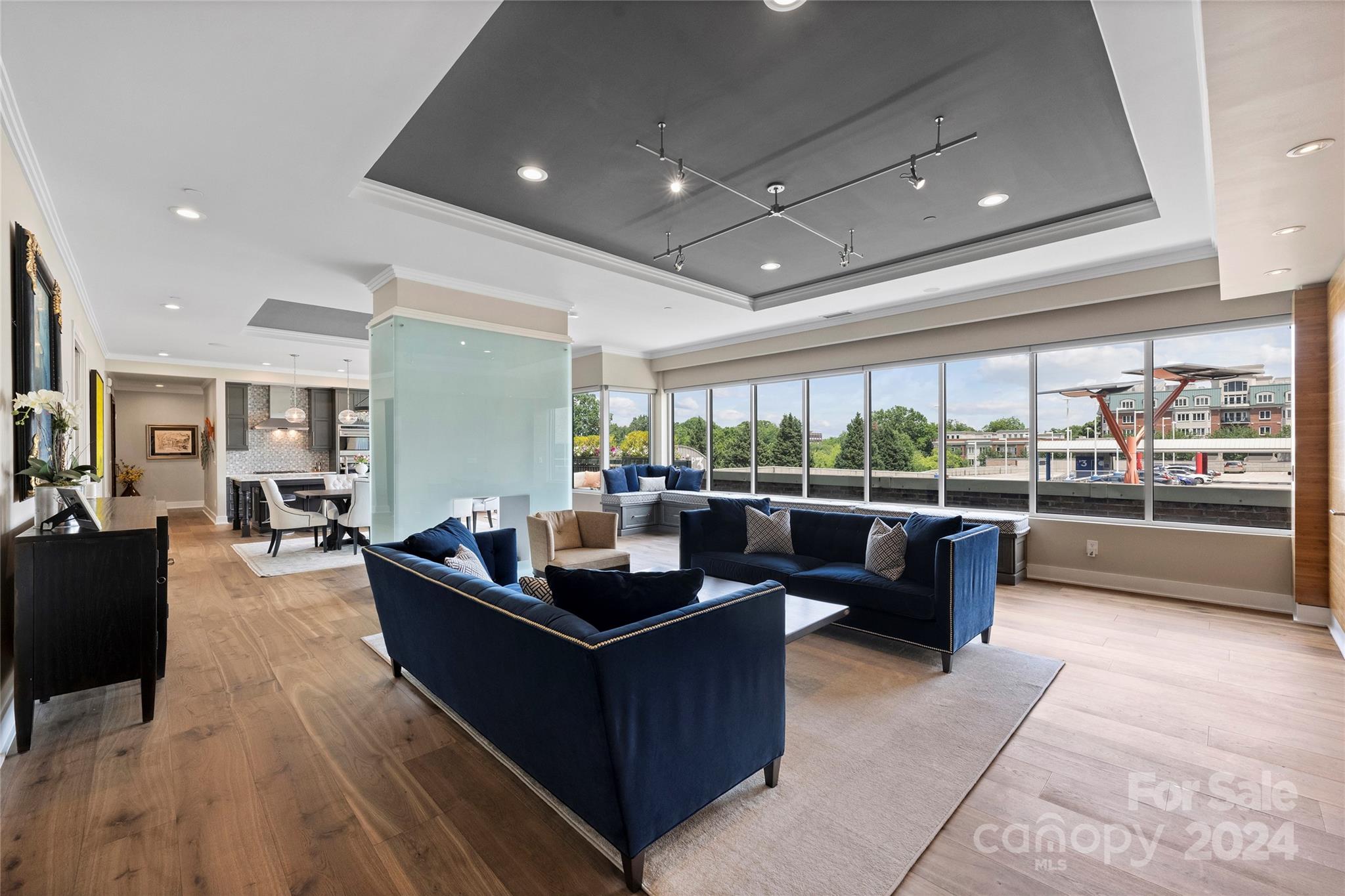 229 N Church Street Unit: 404