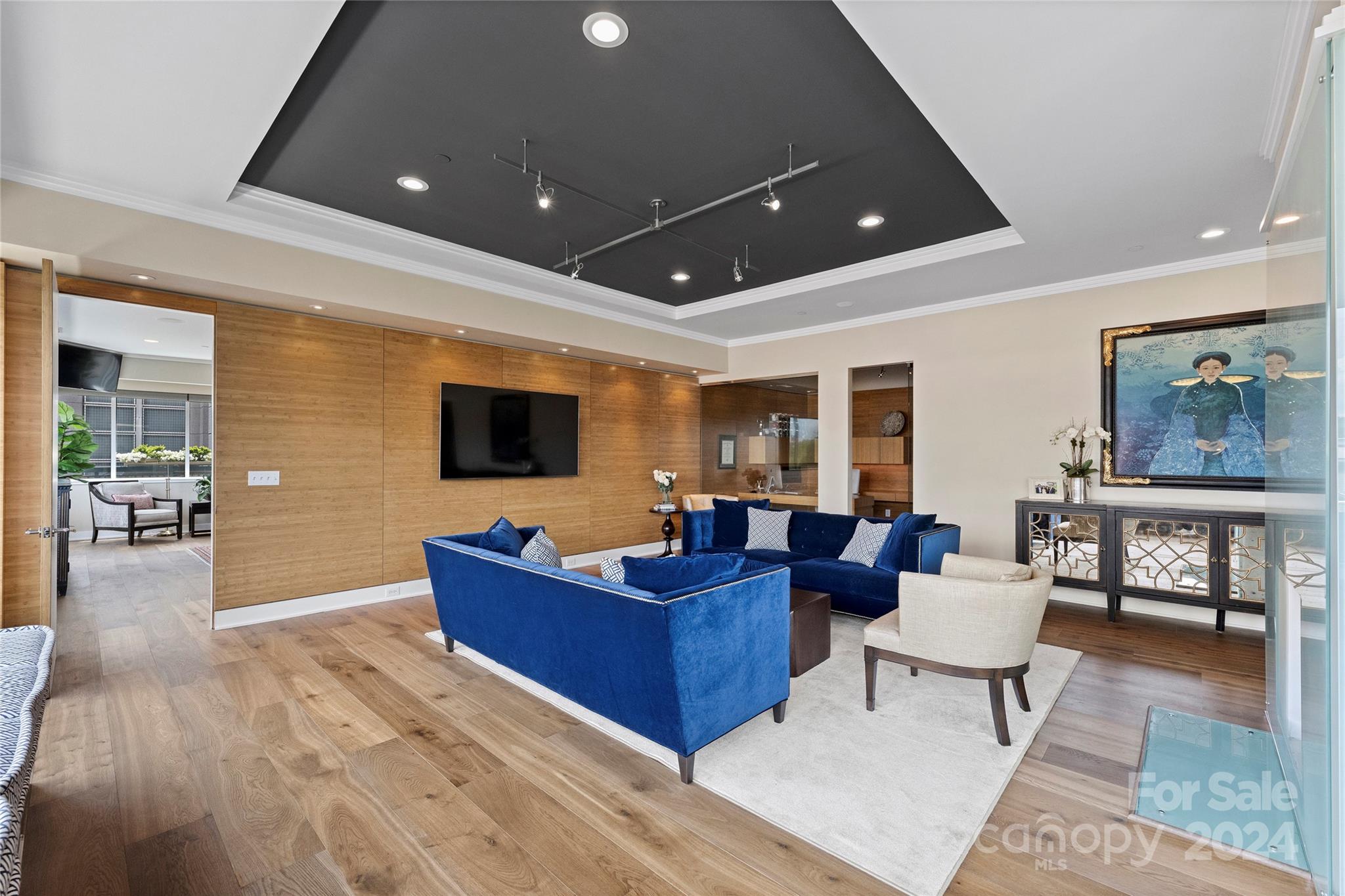 229 N Church Street Unit: 404