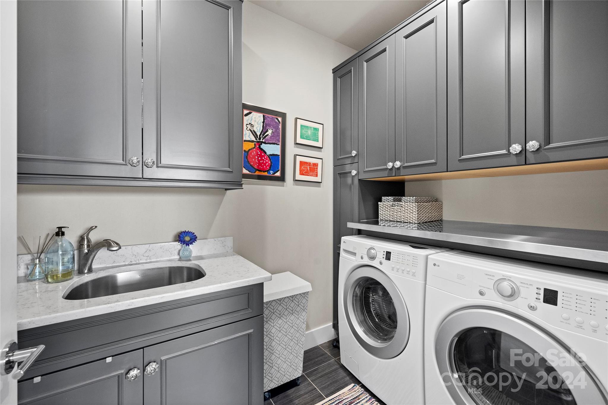 229 N Church Street Unit: 404