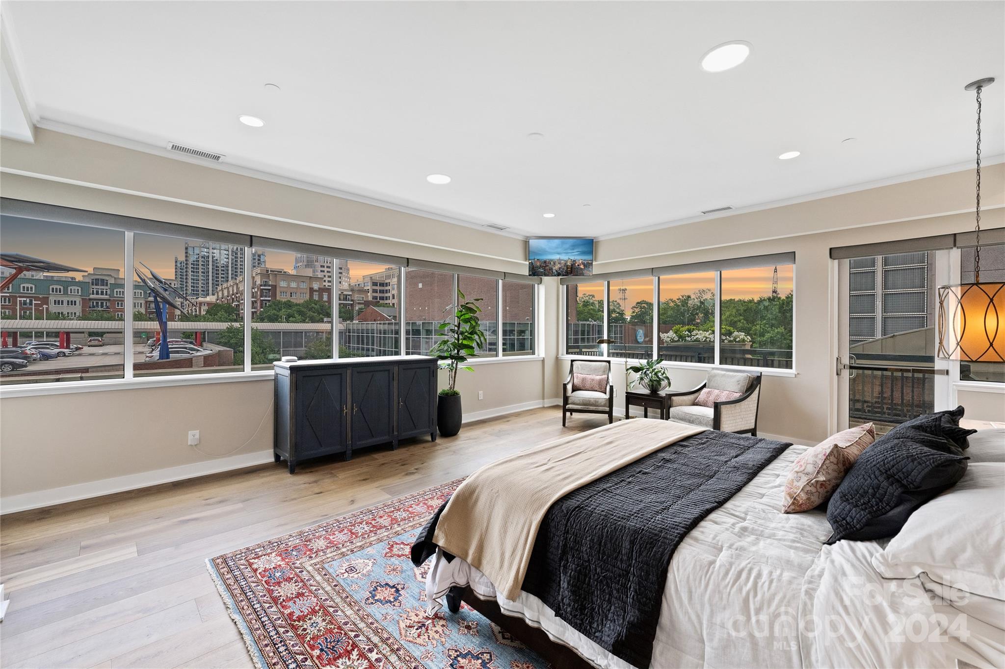 229 N Church Street Unit: 404