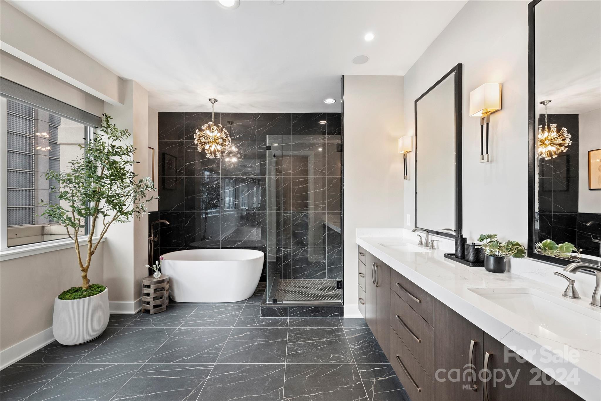 229 N Church Street Unit: 404