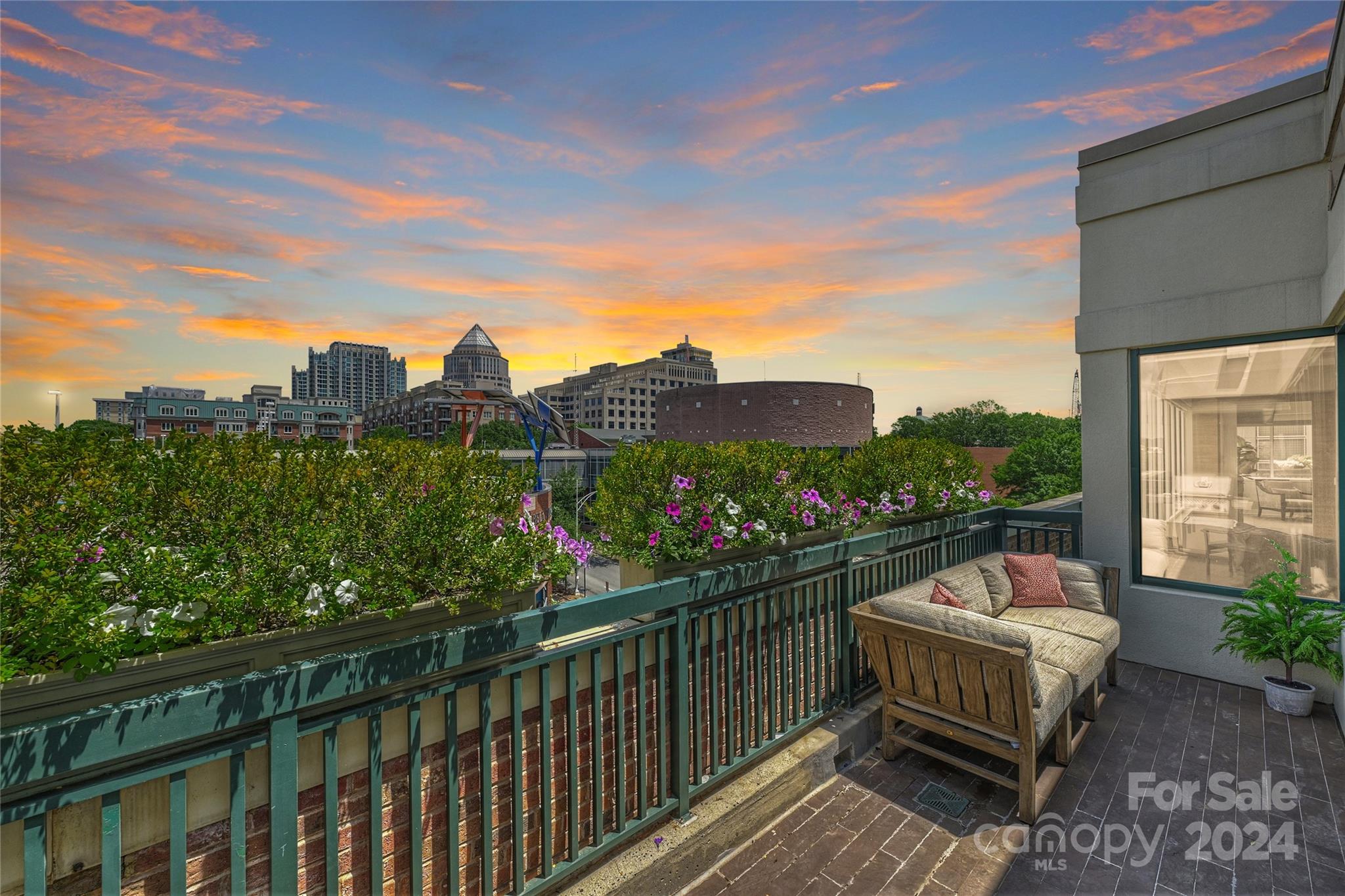 229 N Church Street Unit: 404