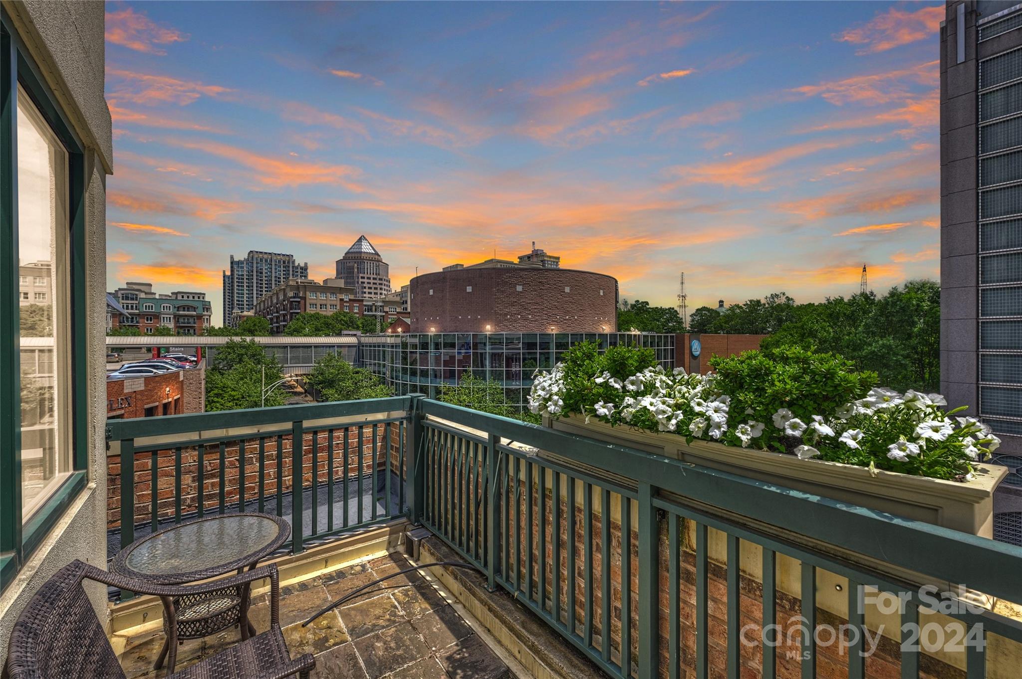 229 N Church Street Unit: 404