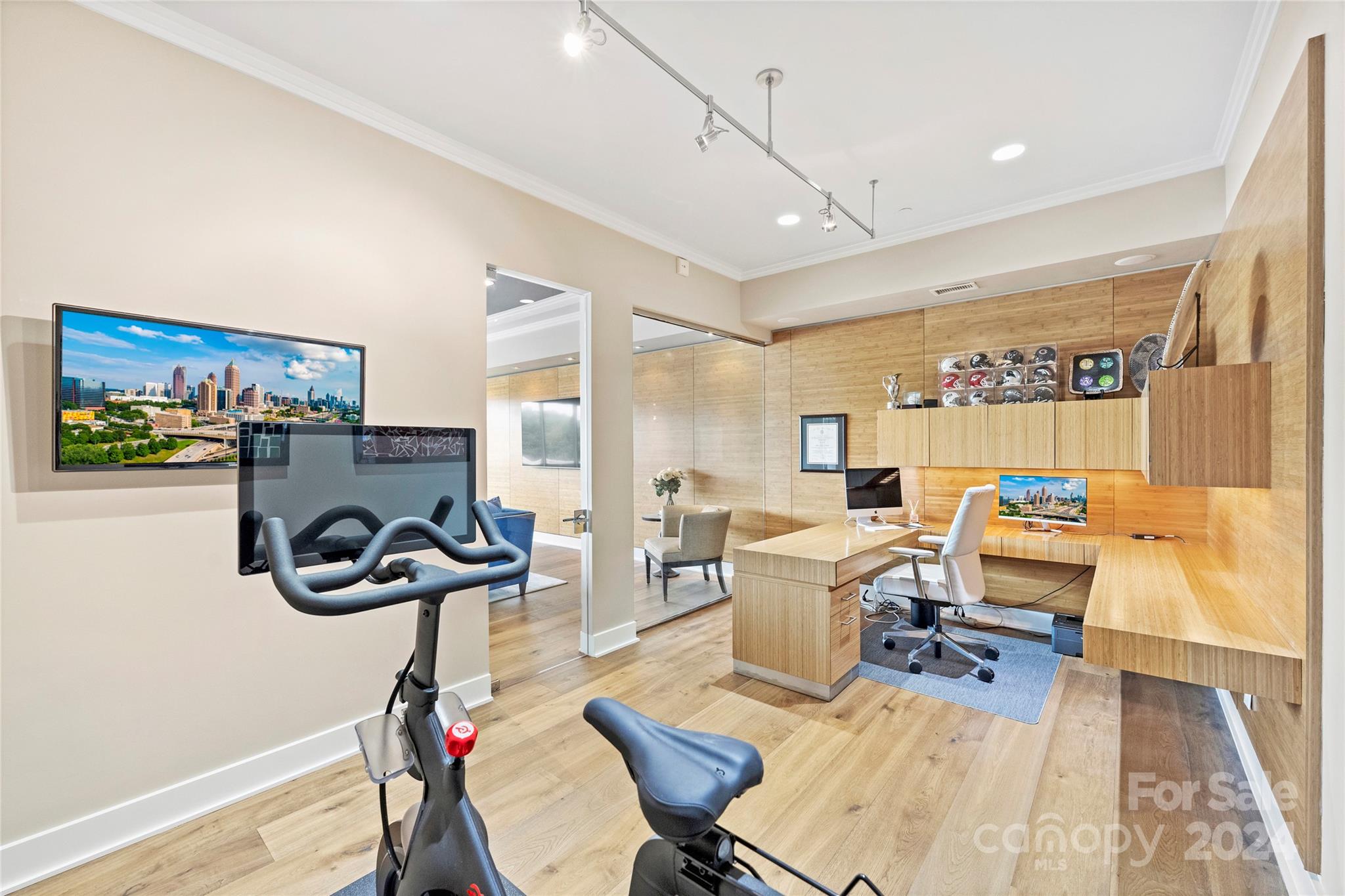 229 N Church Street Unit: 404