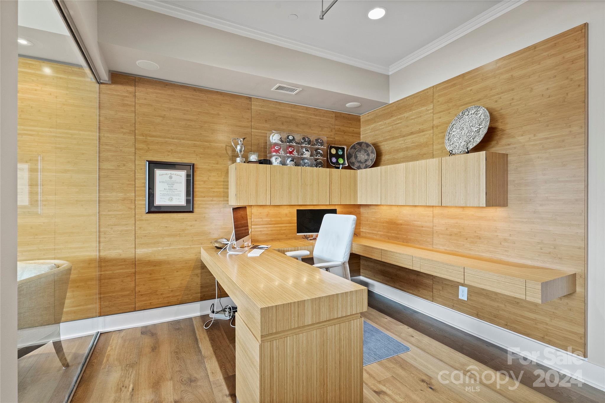 229 N Church Street Unit: 404