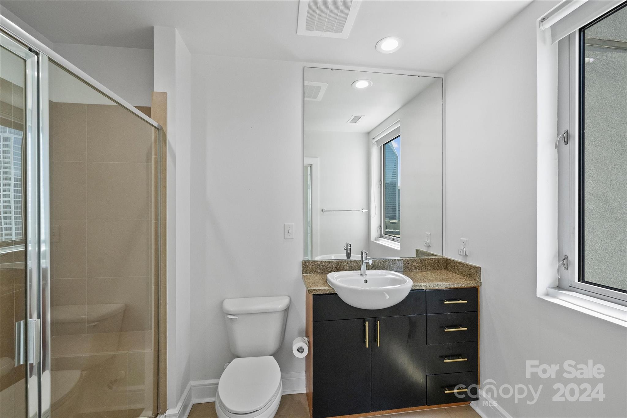 333 W Trade Street Unit: 1610