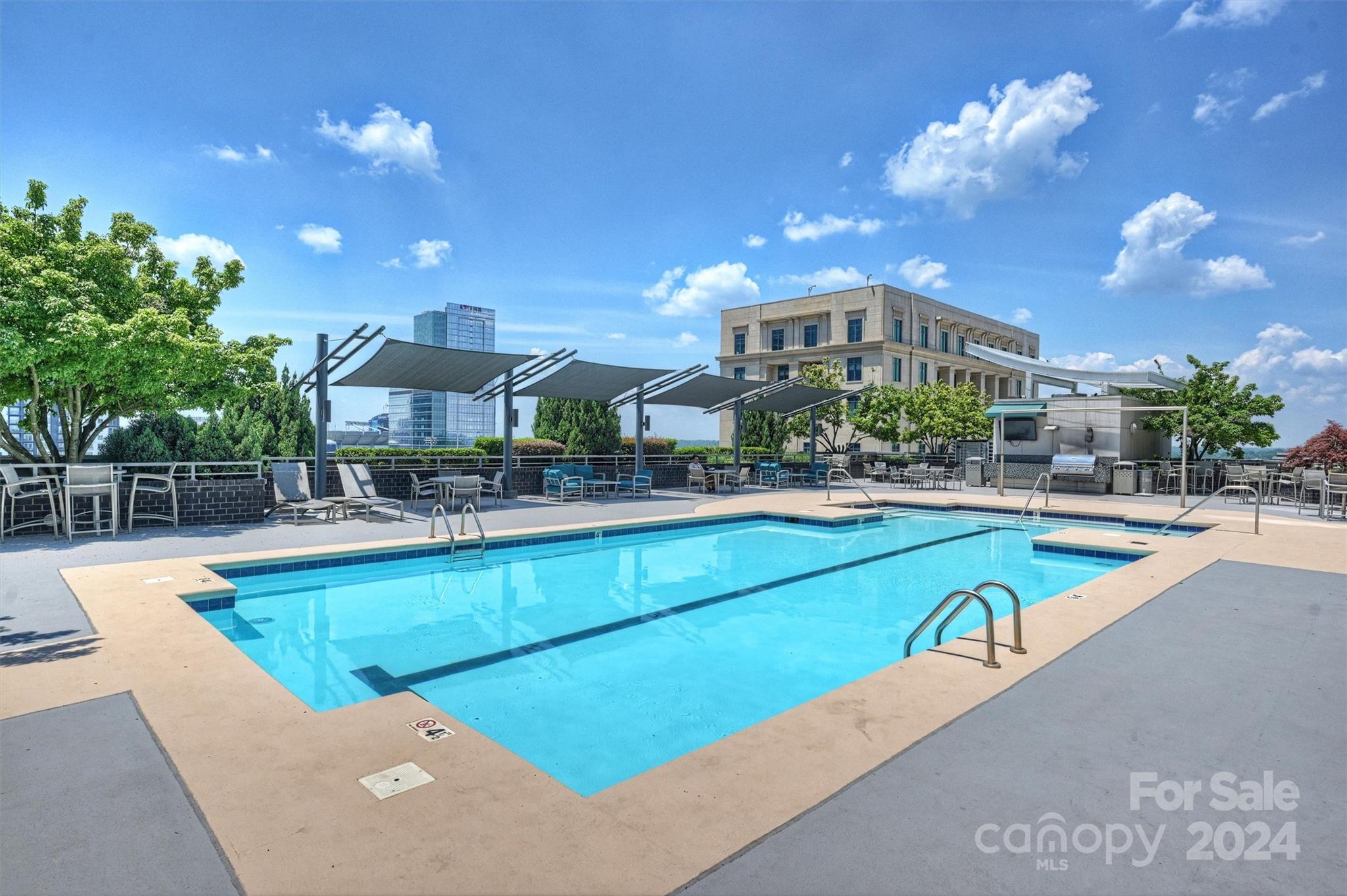 333 W Trade Street Unit: 1610