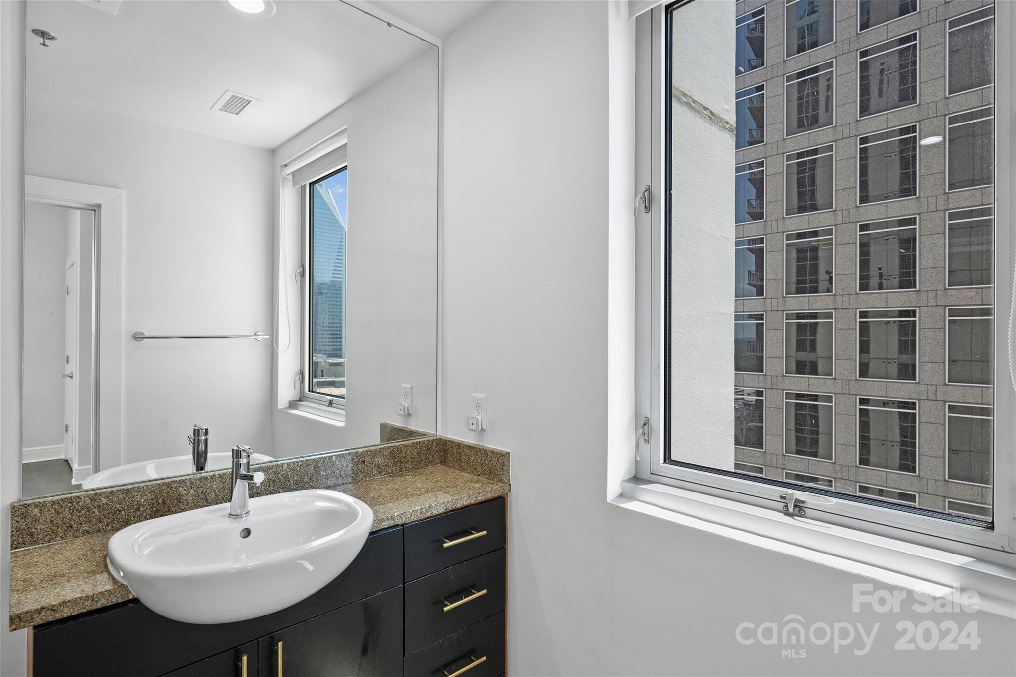 333 W Trade Street Unit: 1610