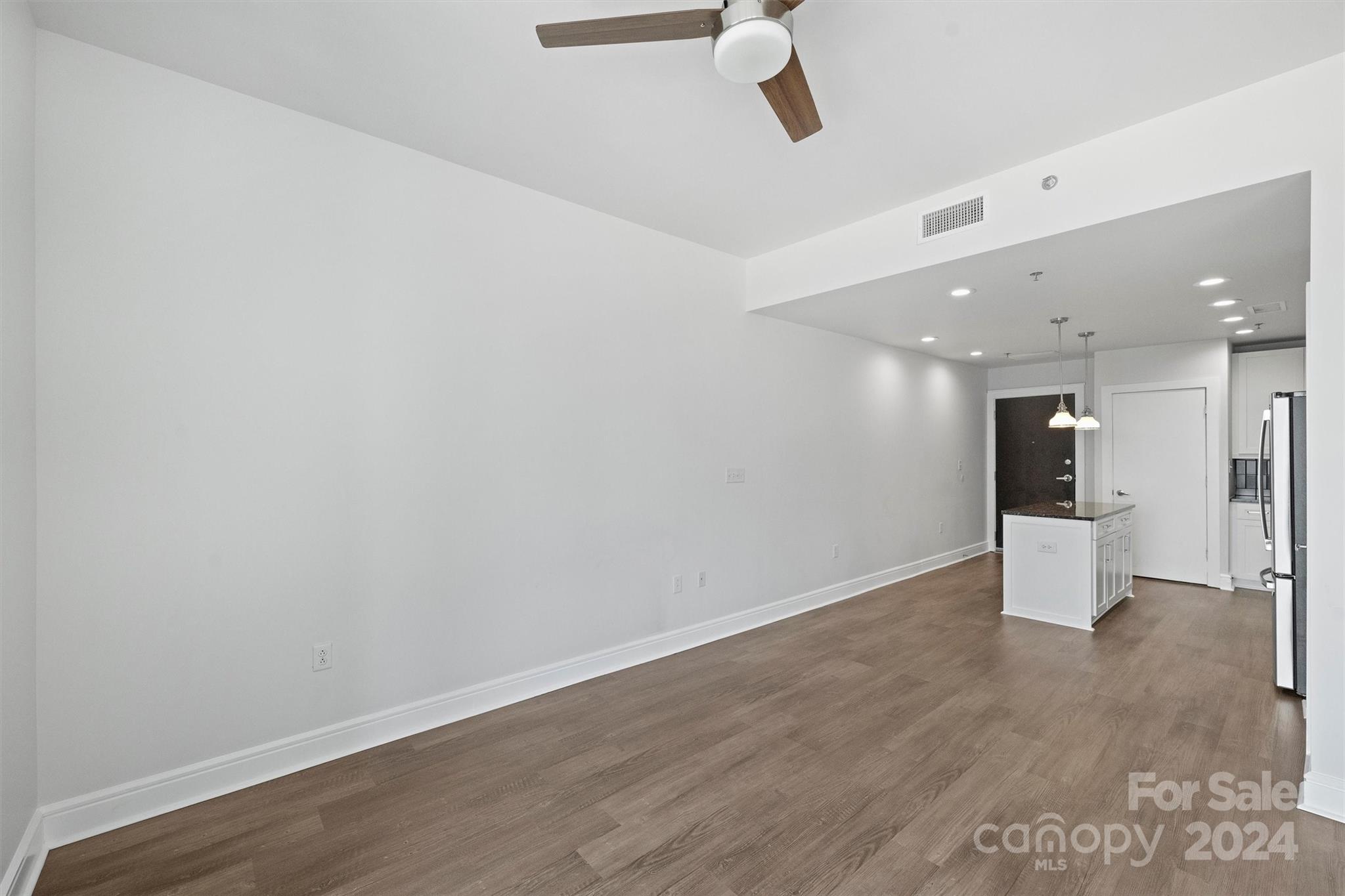 333 W Trade Street Unit: 1610