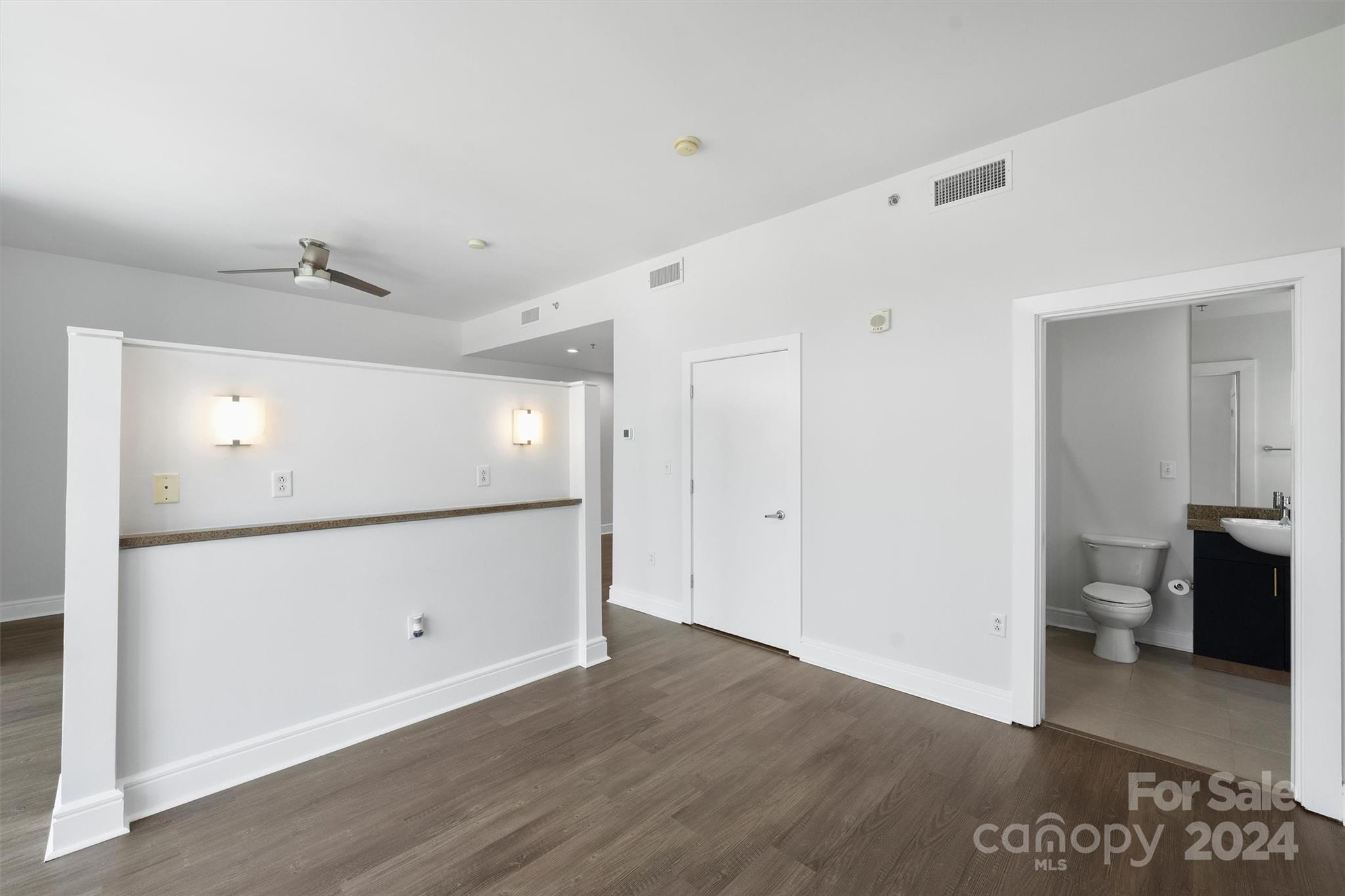 333 W Trade Street Unit: 1610